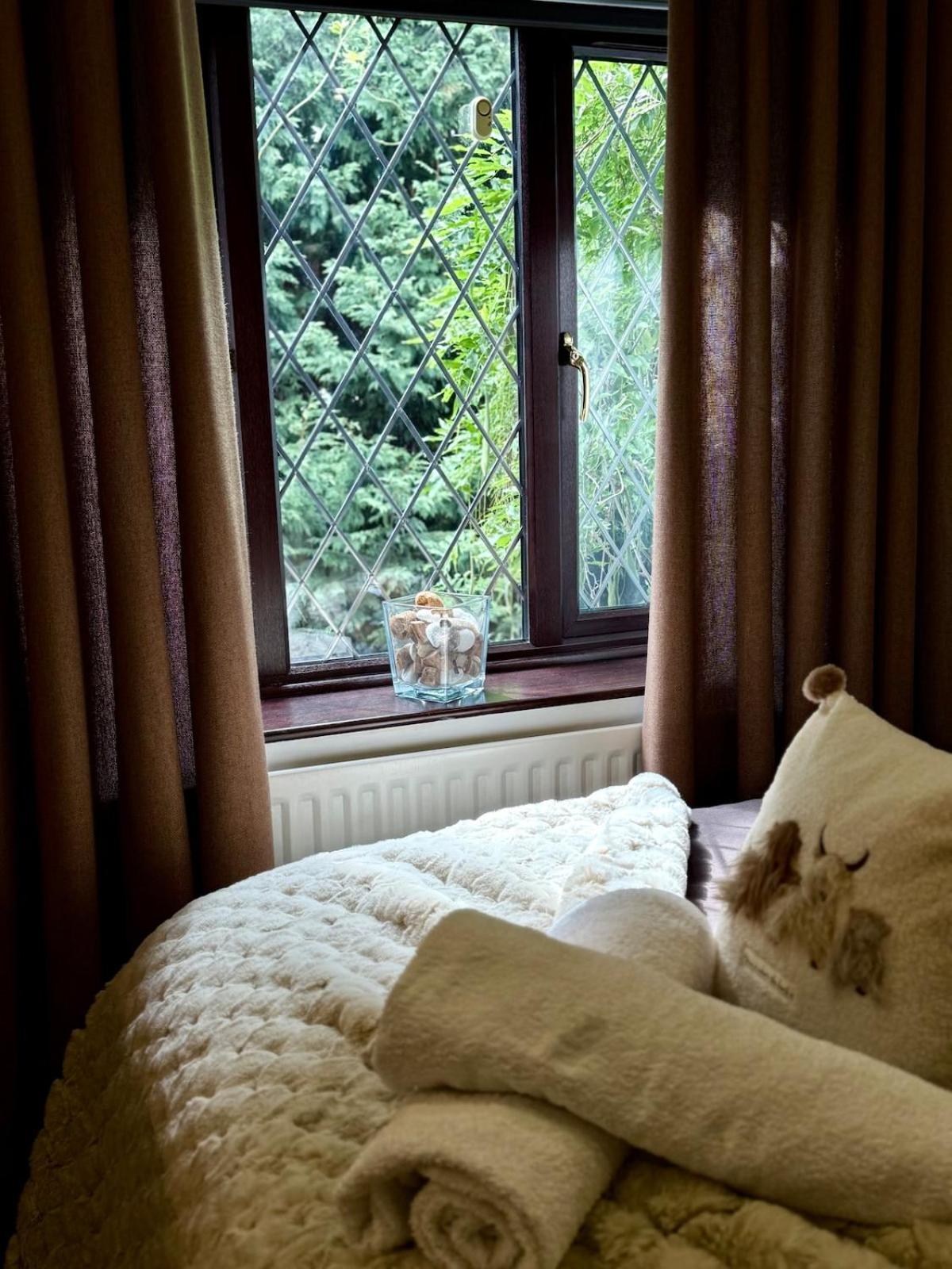 DAINTY HOME STAY - 6 BDR Contractors, Family & Group