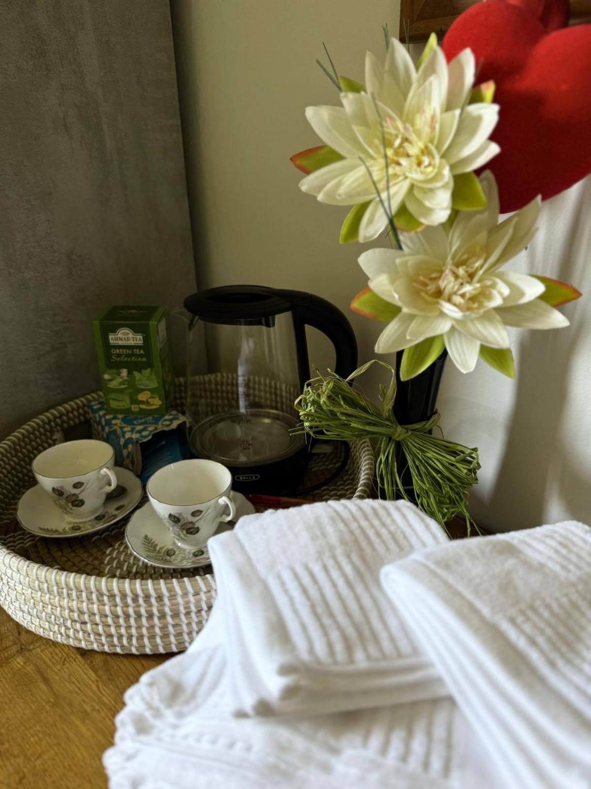 DAINTY HOME STAY - 6 BDR Contractors, Family & Group