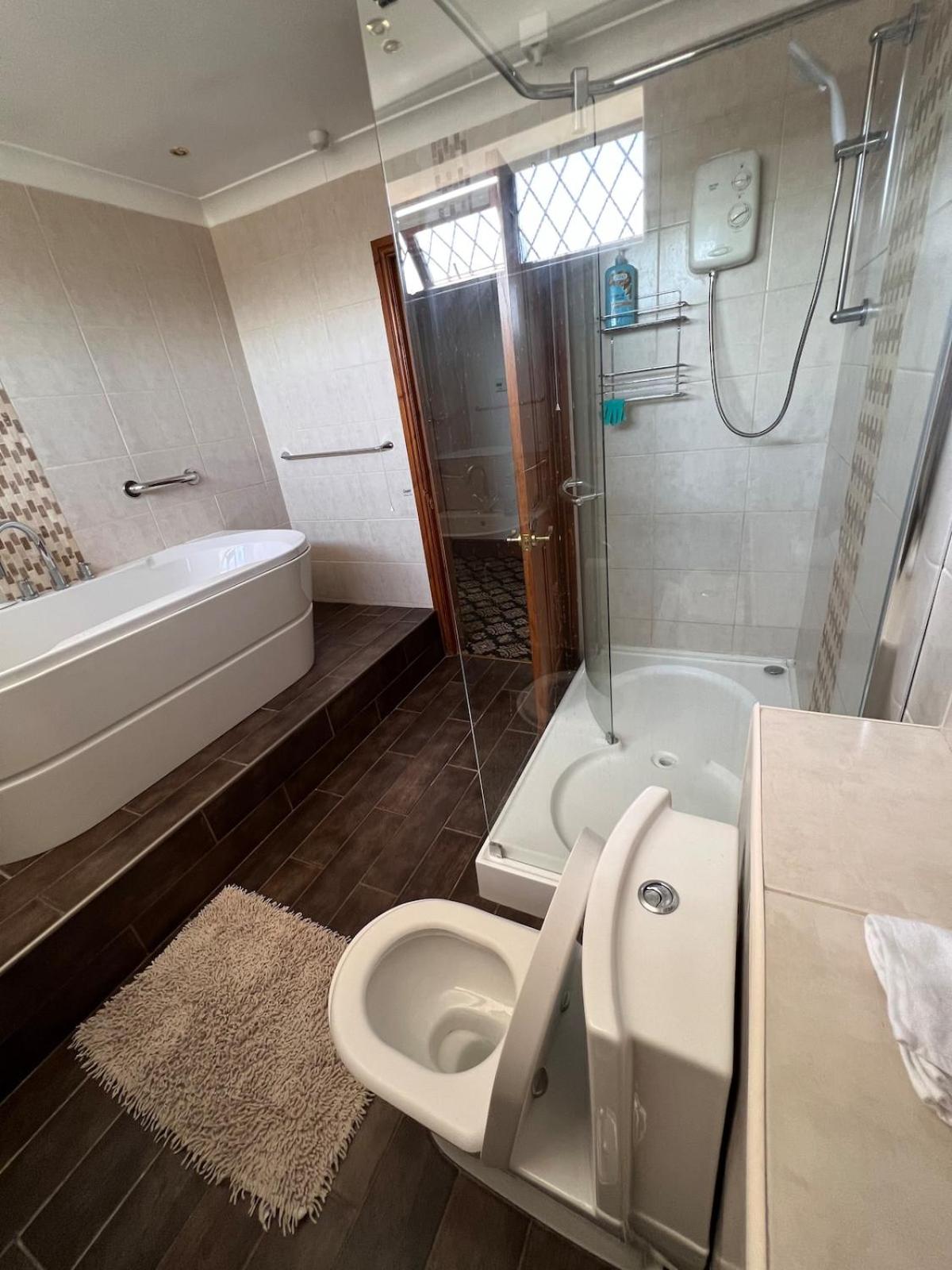 DAINTY HOME STAY - 6 BDR Contractors, Family & Group