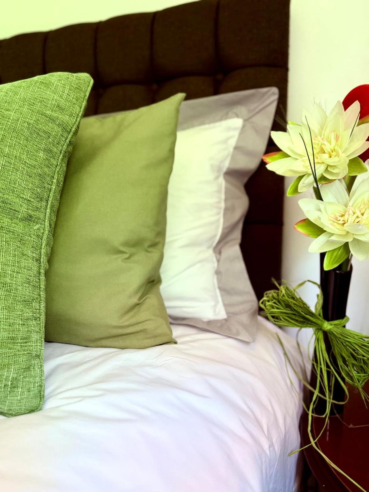 DAINTY HOME STAY - 6 BDR Contractors, Family & Group