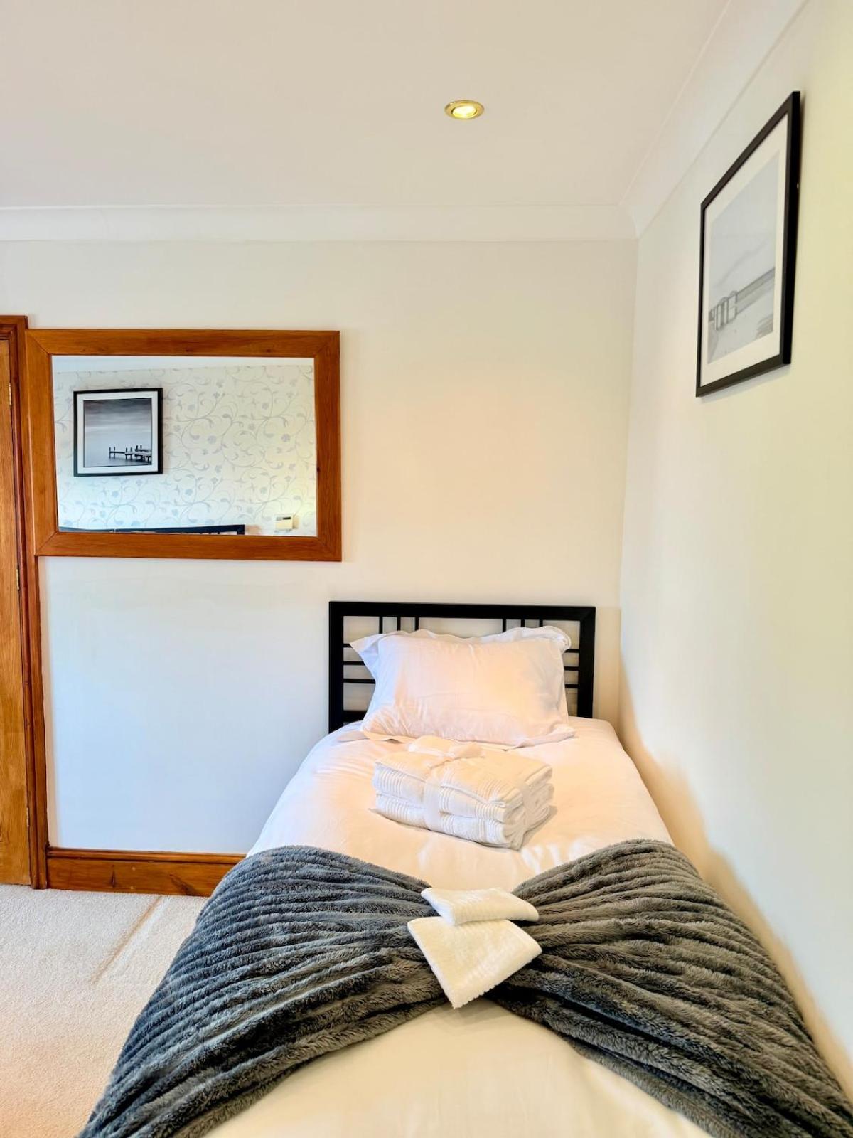 DAINTY HOME STAY - 6 BDR Contractors, Family & Group