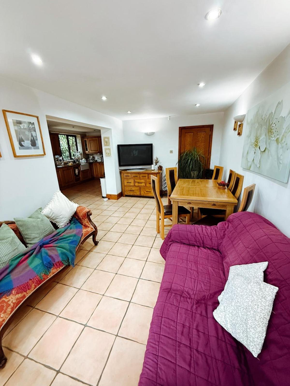 DAINTY HOME STAY - 6 BDR Contractors, Family & Group
