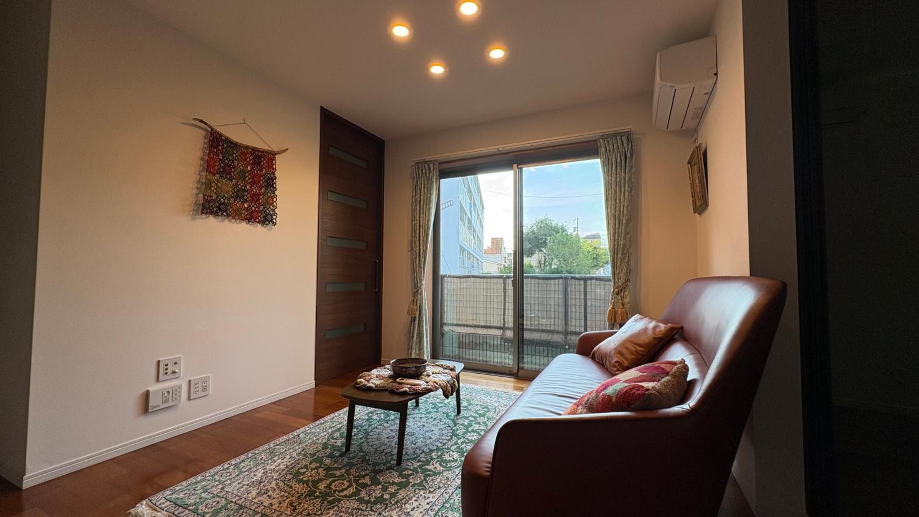Private stay, fully equipped 45 square meter, Easy access to Disneyland & Airports