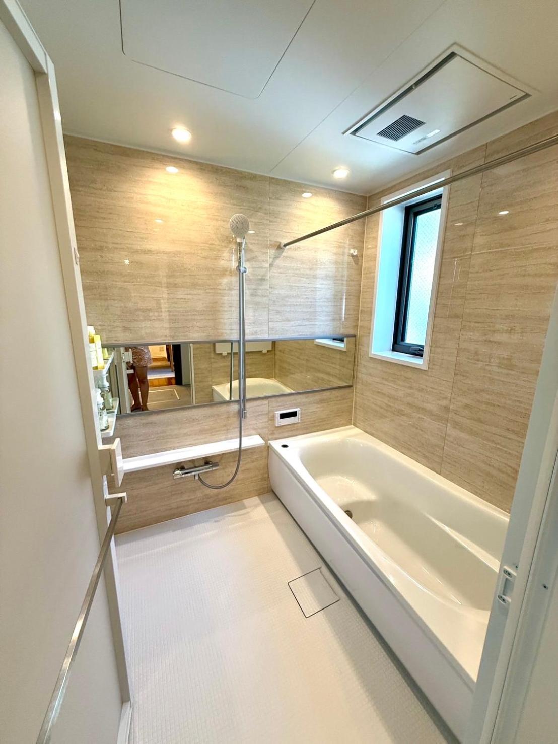 Private stay, fully equipped 45 square meter, Easy access to Disneyland & Airports