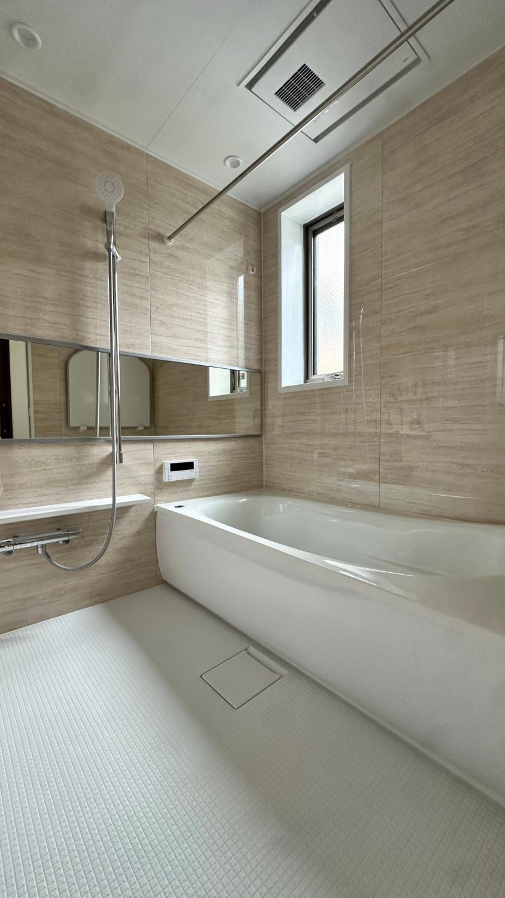 Private stay, fully equipped 45 square meter, Easy access to Disneyland & Airports