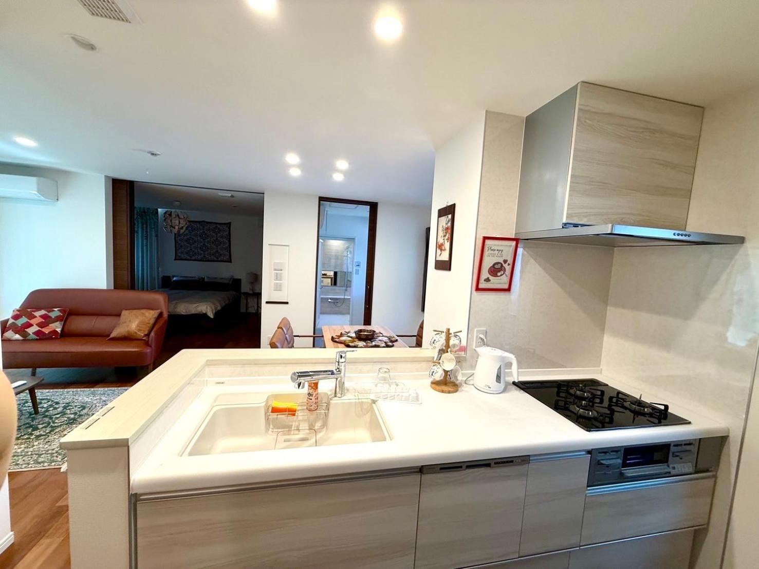 Private stay, fully equipped 45 square meter, Easy access to Disneyland & Airports