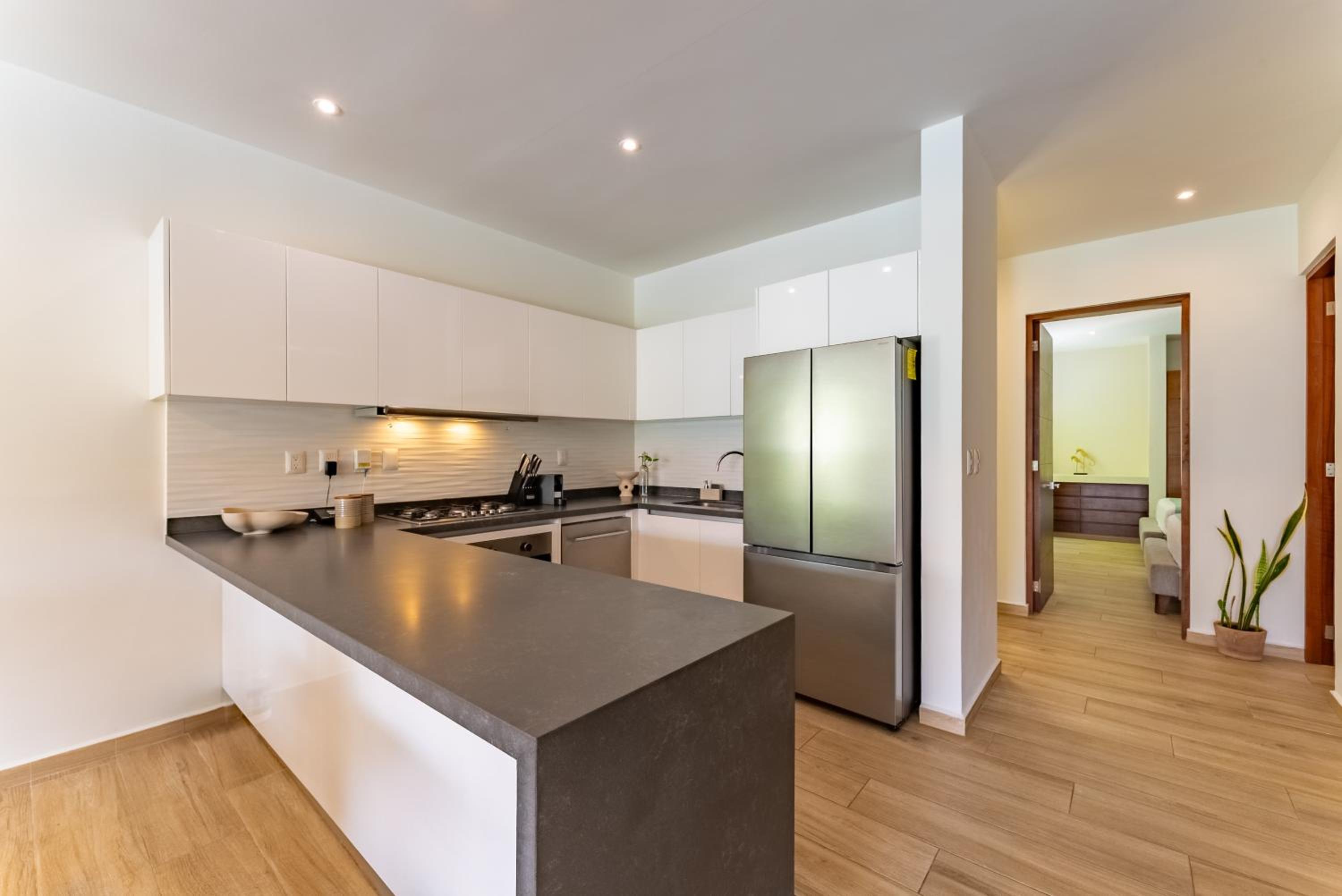 Lagoonfront Apartment with Pool and Beach Access