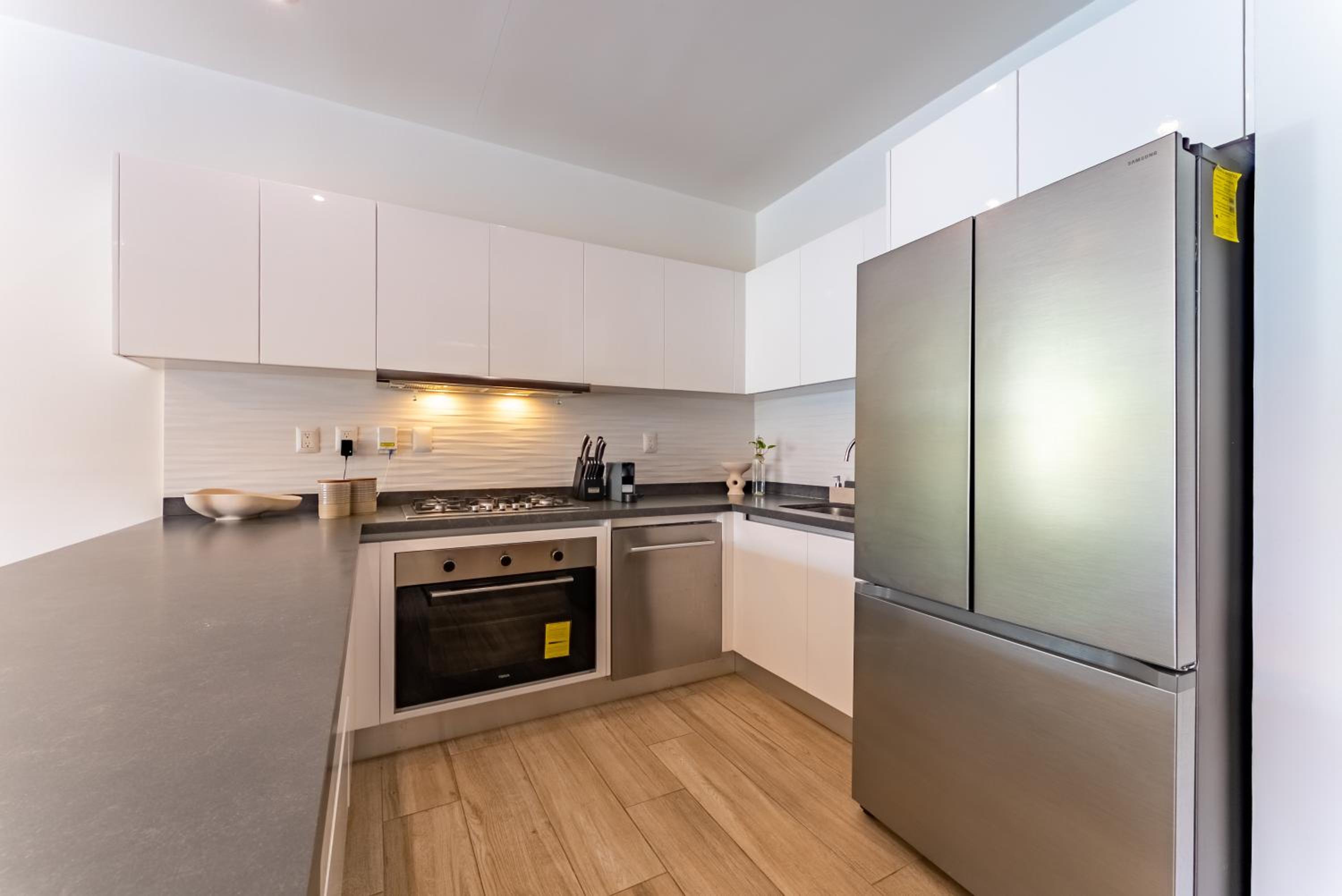 Lagoonfront Apartment with Pool and Beach Access