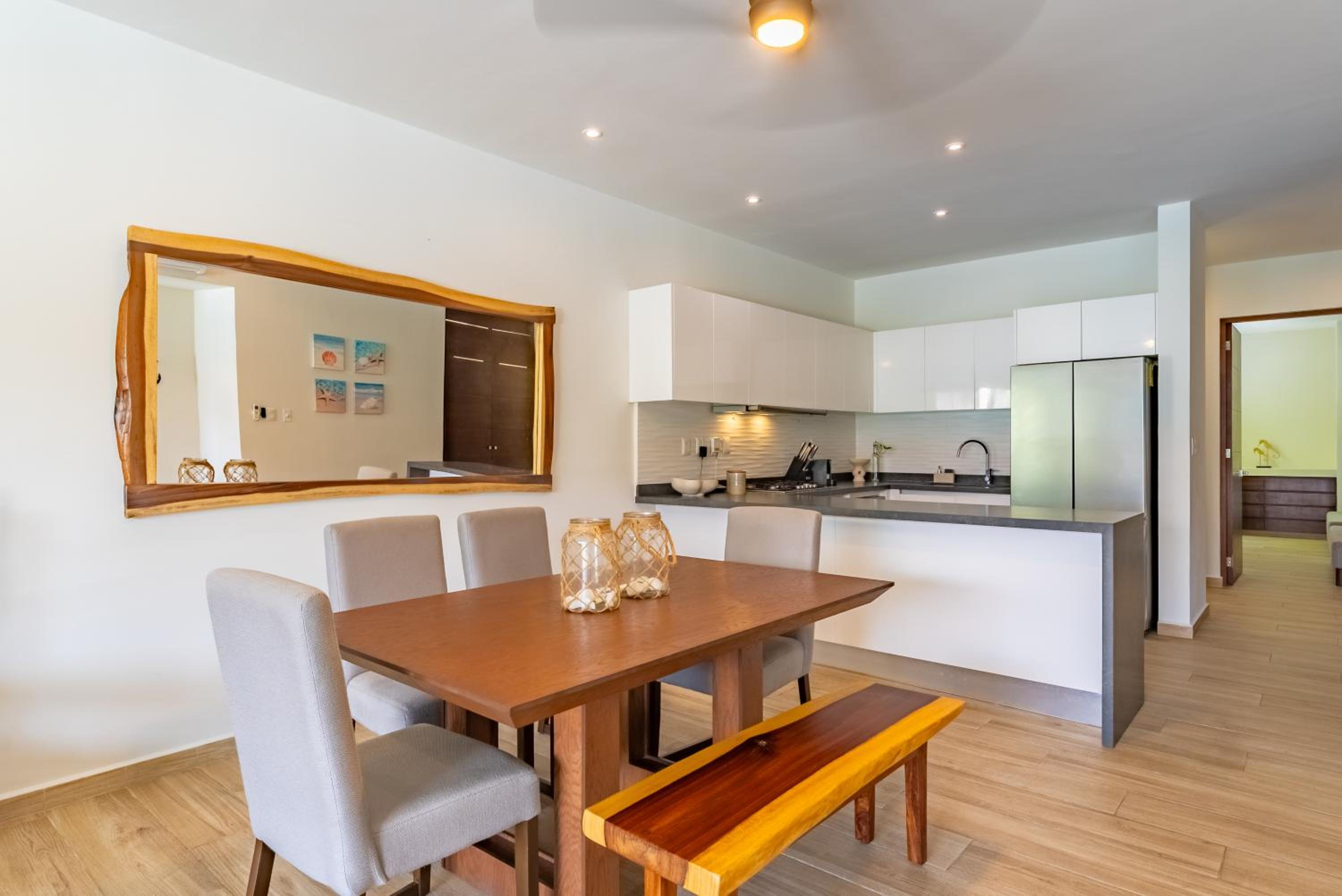 Lagoonfront Apartment with Pool and Beach Access