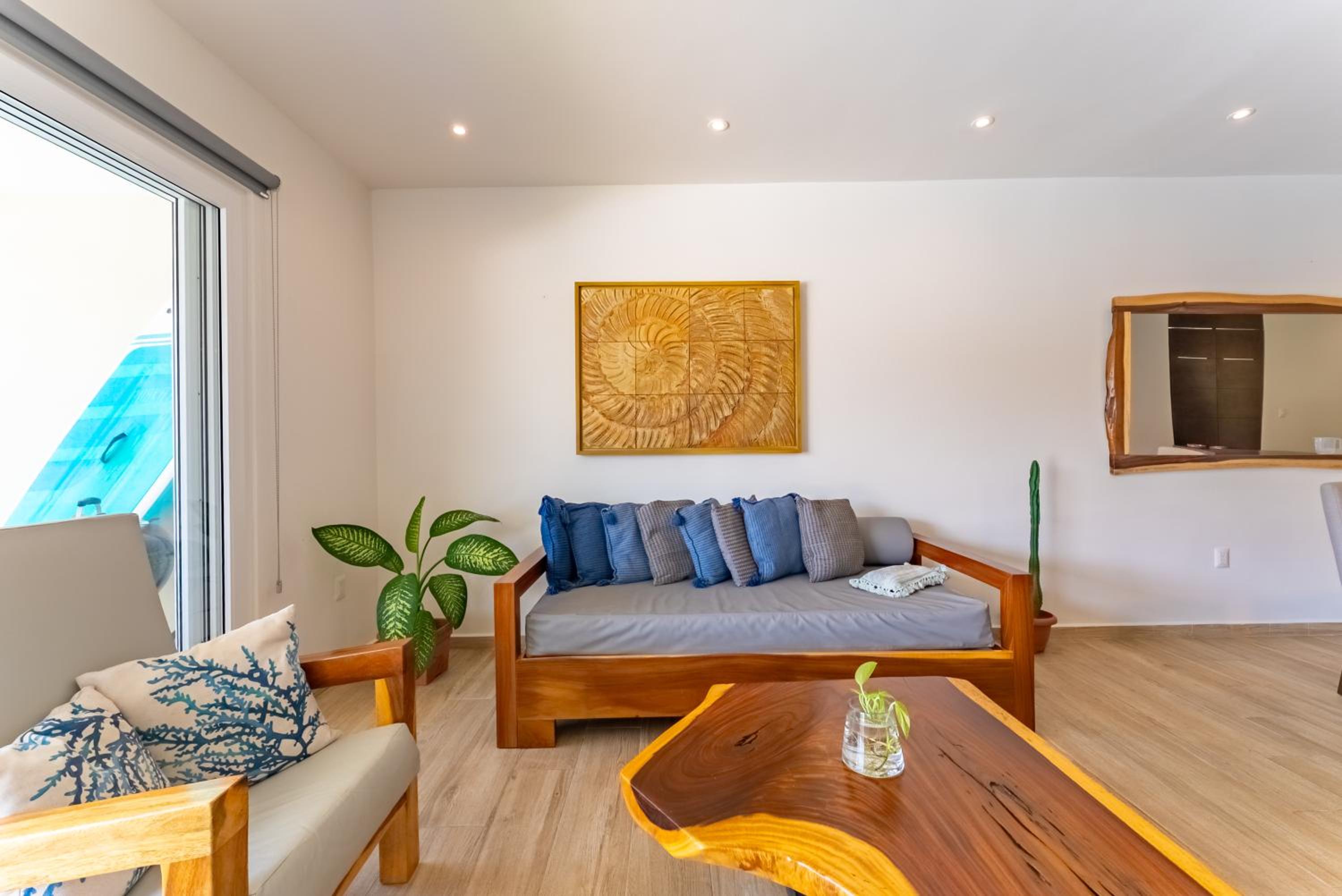 Lagoonfront Apartment with Pool and Beach Access