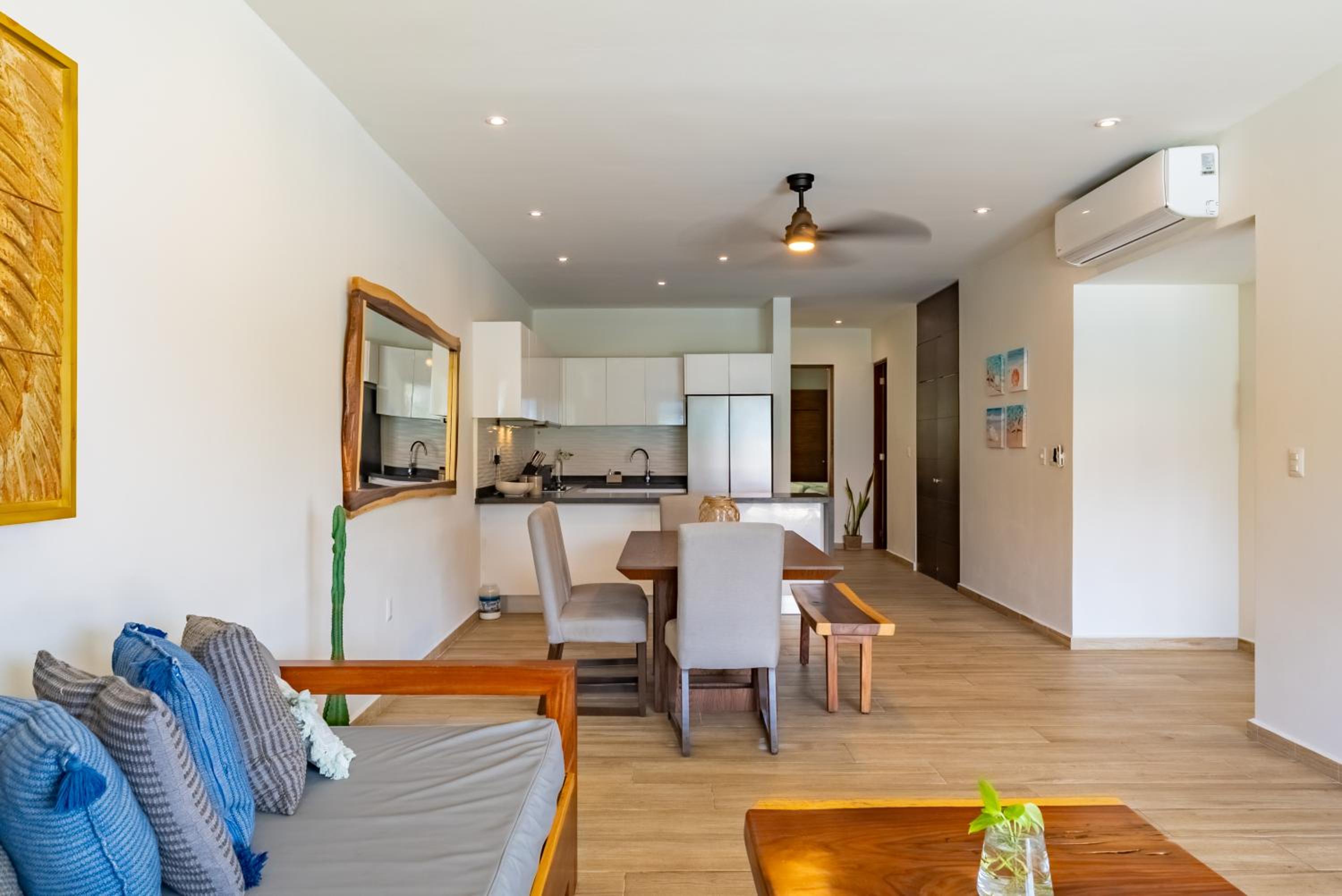 Lagoonfront Apartment with Pool and Beach Access