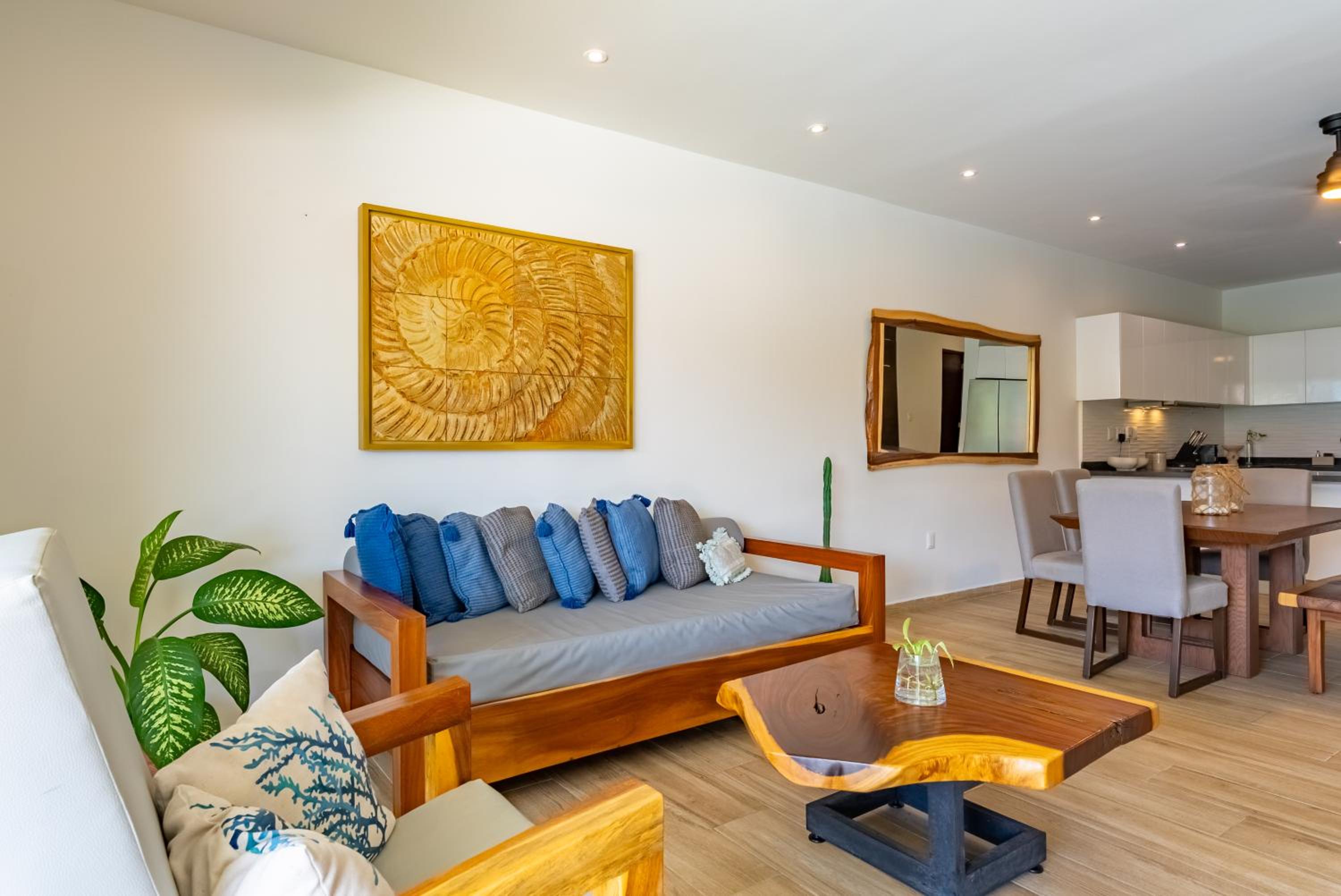 Lagoonfront Apartment with Pool and Beach Access