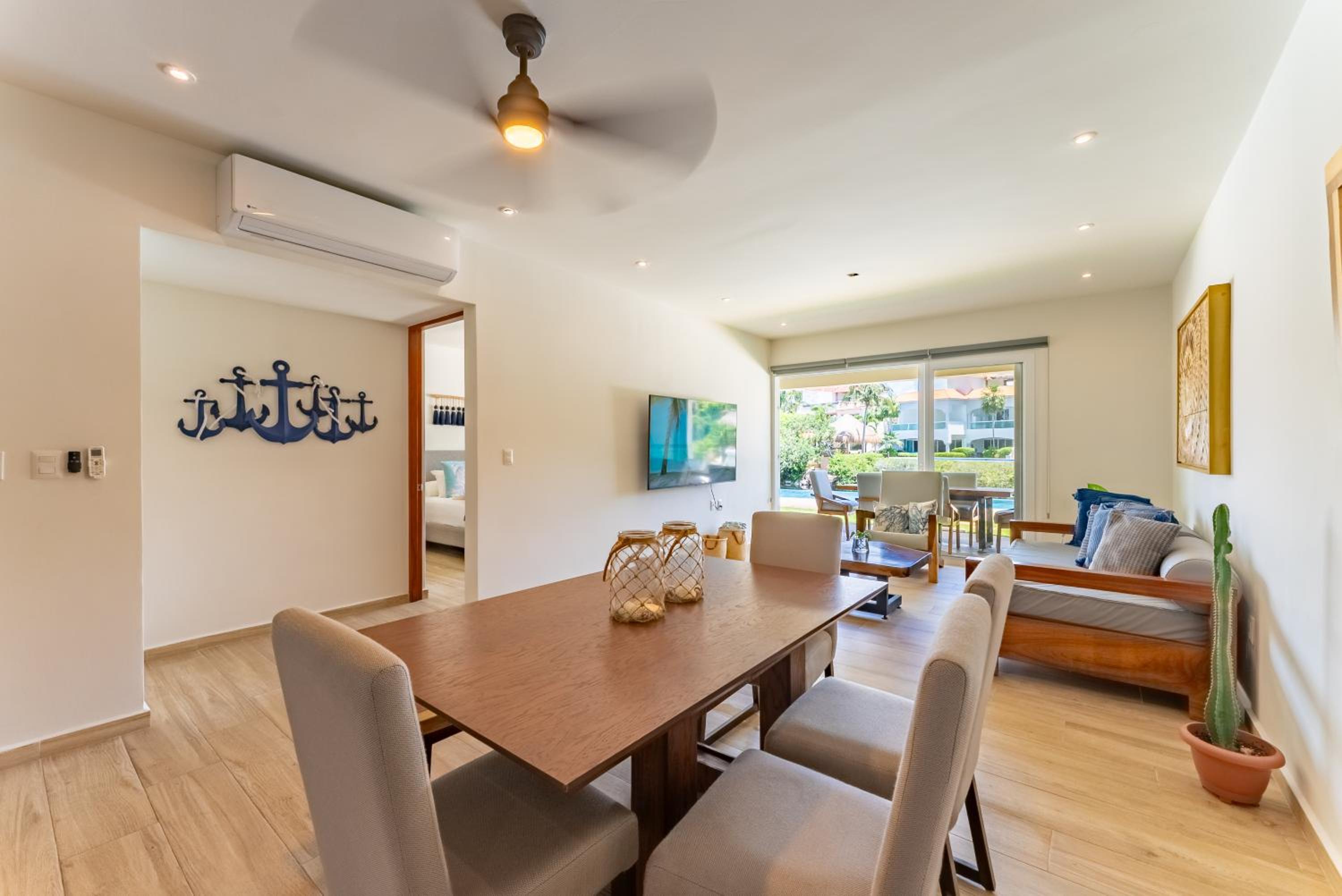 Lagoonfront Apartment with Pool and Beach Access