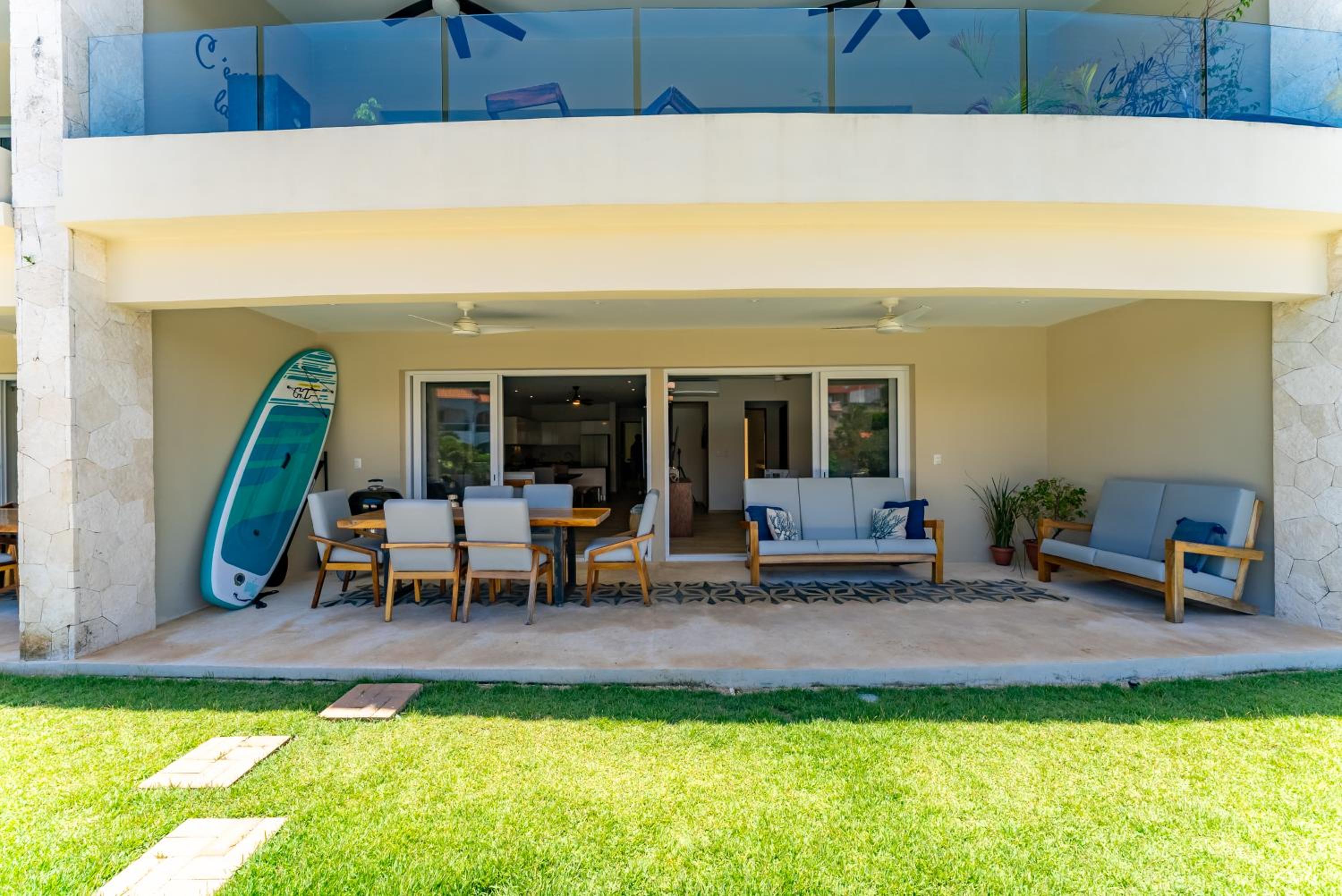 Lagoonfront Apartment with Pool and Beach Access