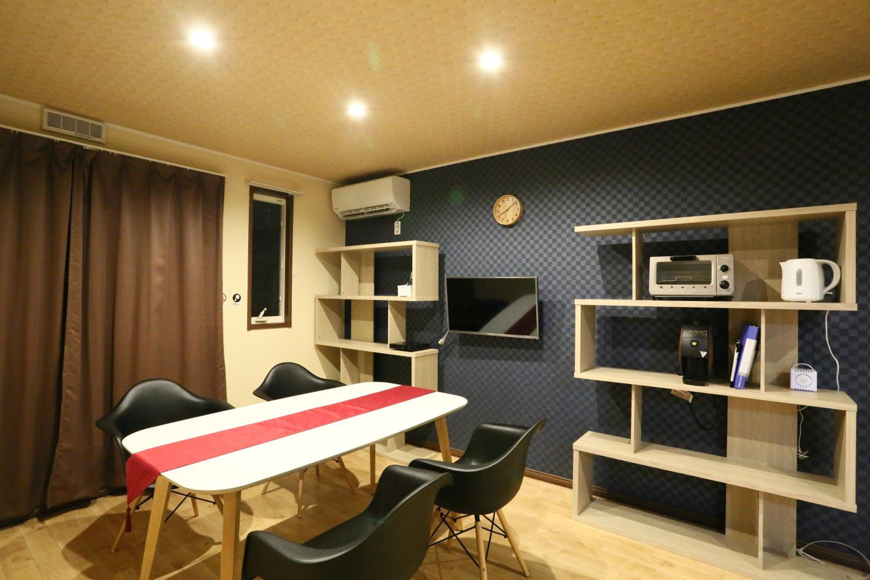Vieuno Hida Takayama -Live Locally in Cozy Rooms near Takayama Station!
