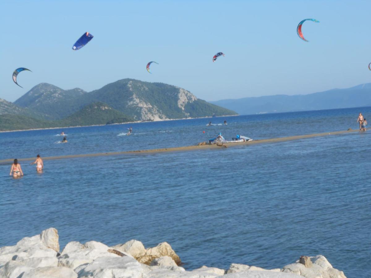 Photo 44
