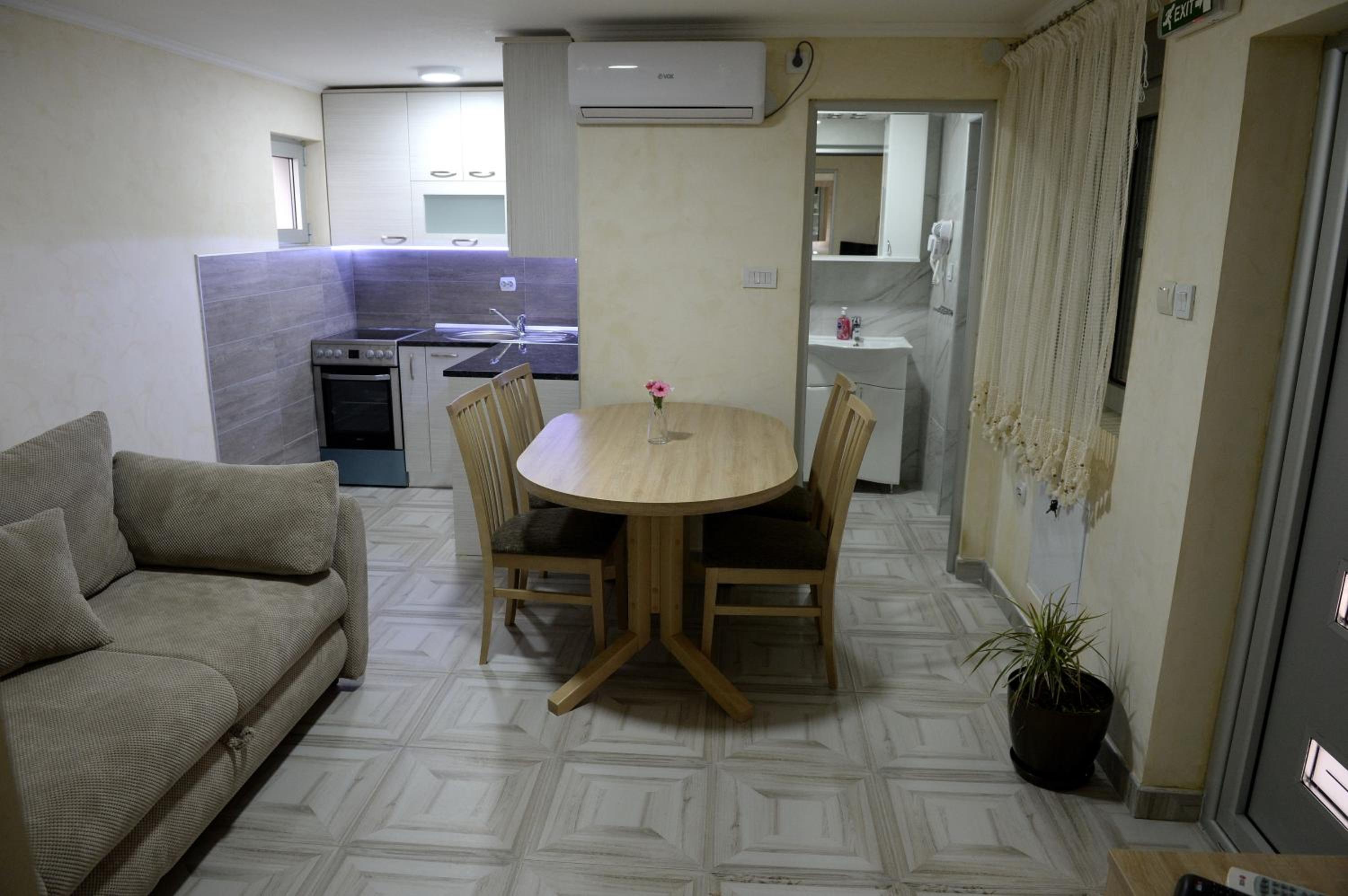 Photo 42