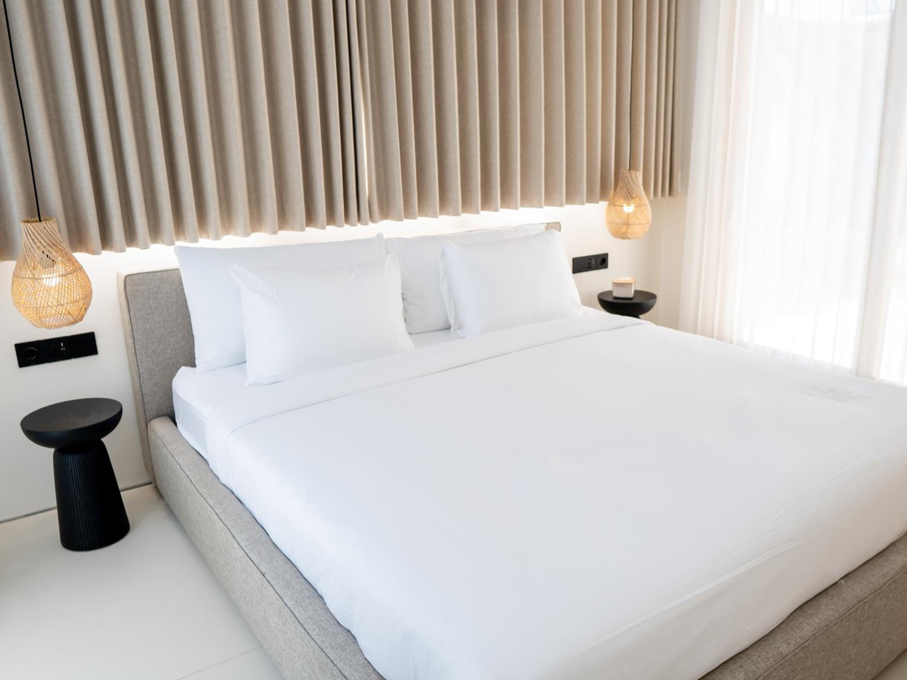 Aquae Villas - Rosa - Luxury Villa - 2bdr with Pool - Kuta Lombok
