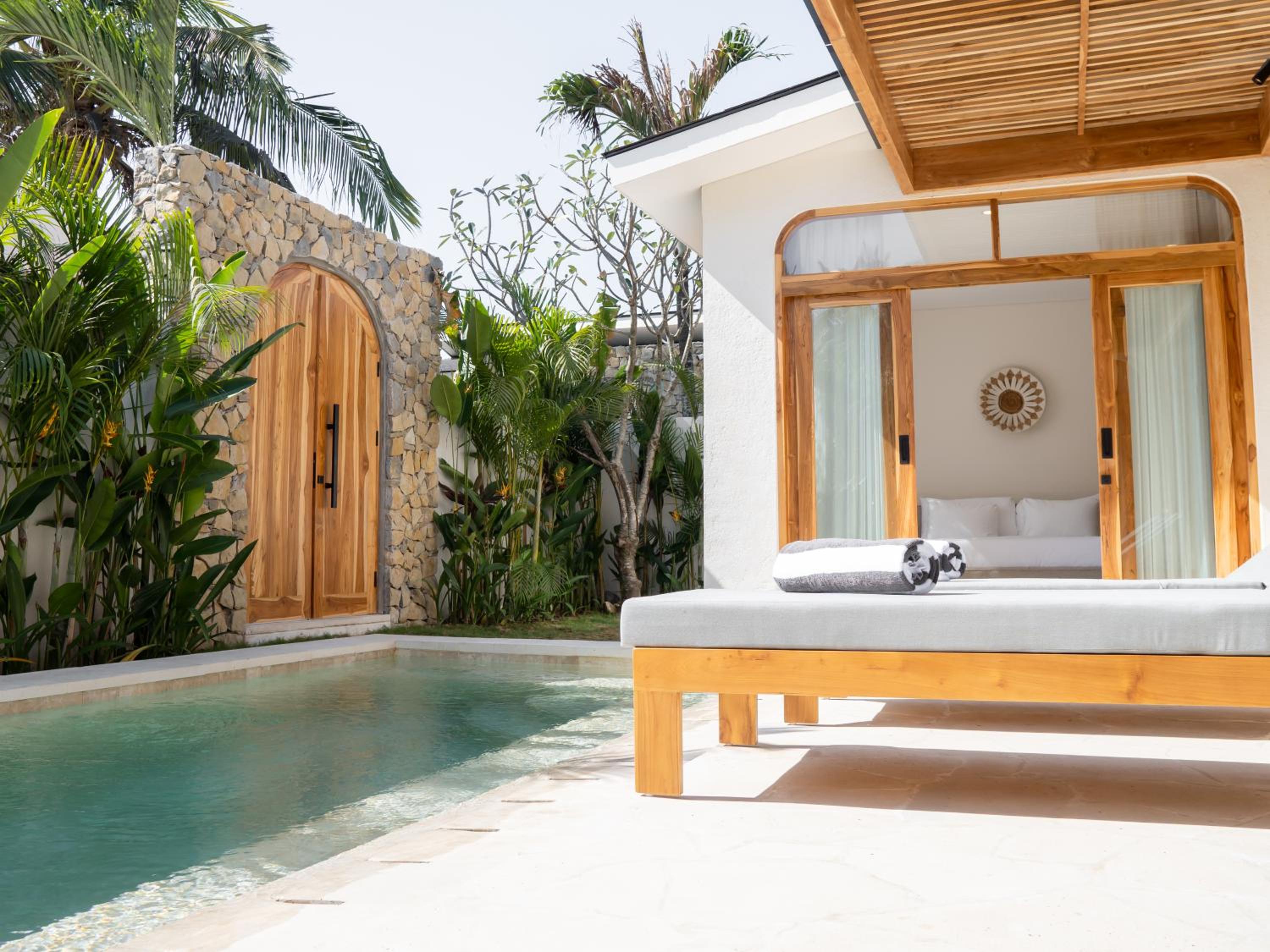 Aquae Villas - Rosa - Luxury Villa - 2bdr with Pool - Kuta Lombok