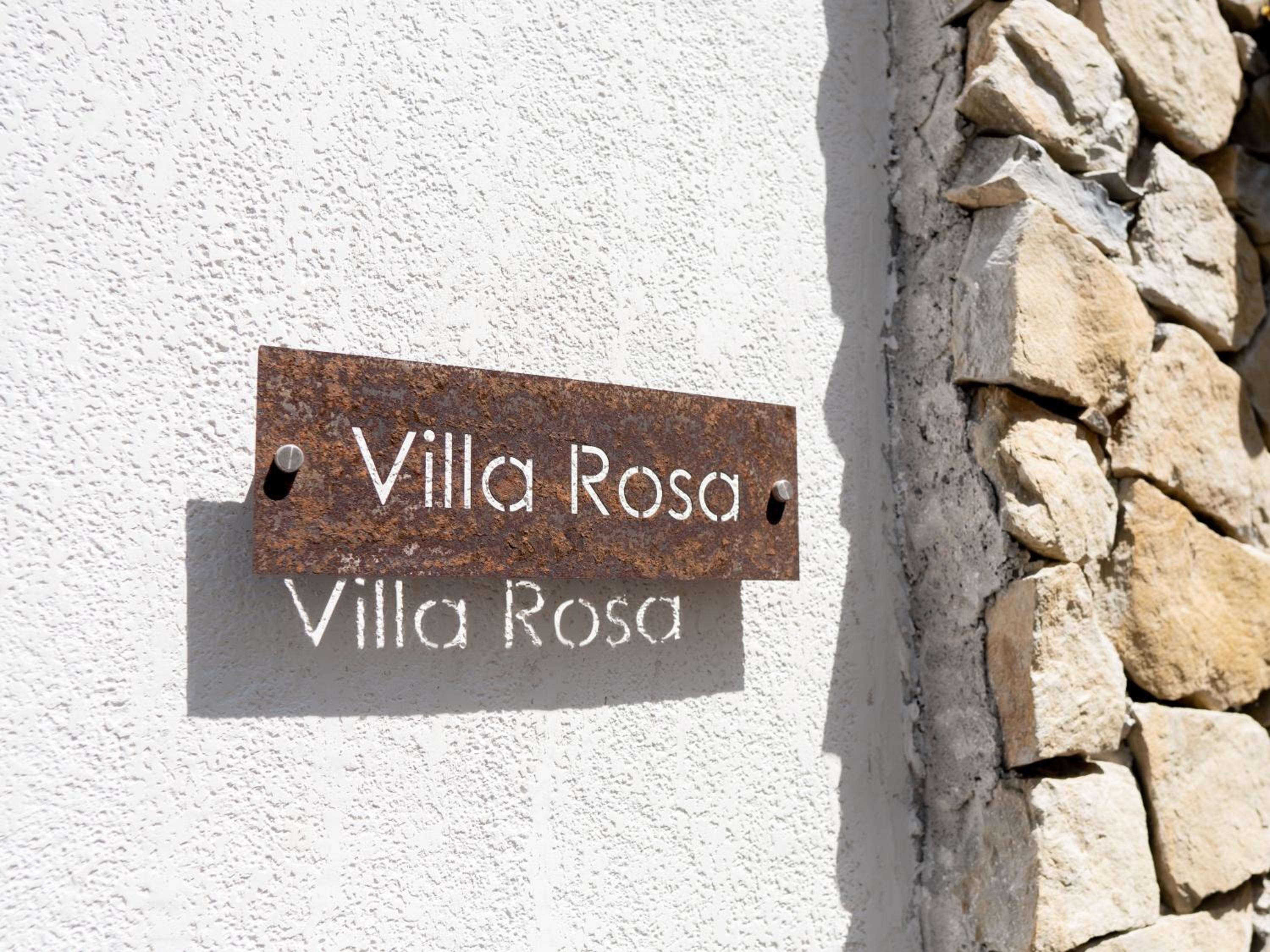 Aquae Villas - Rosa - Luxury Villa - 2bdr with Pool - Kuta Lombok
