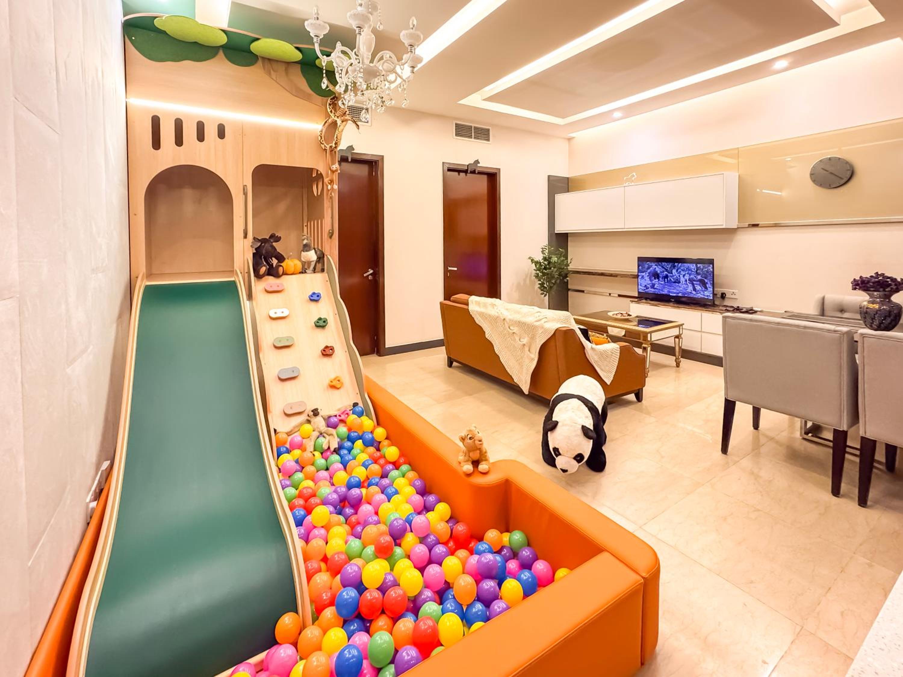 Pavilion TRX Top Floor Suite, Kid-Friendly Slide, Dorsett Bukit Bintang, Kuala Lumpur Malaysia