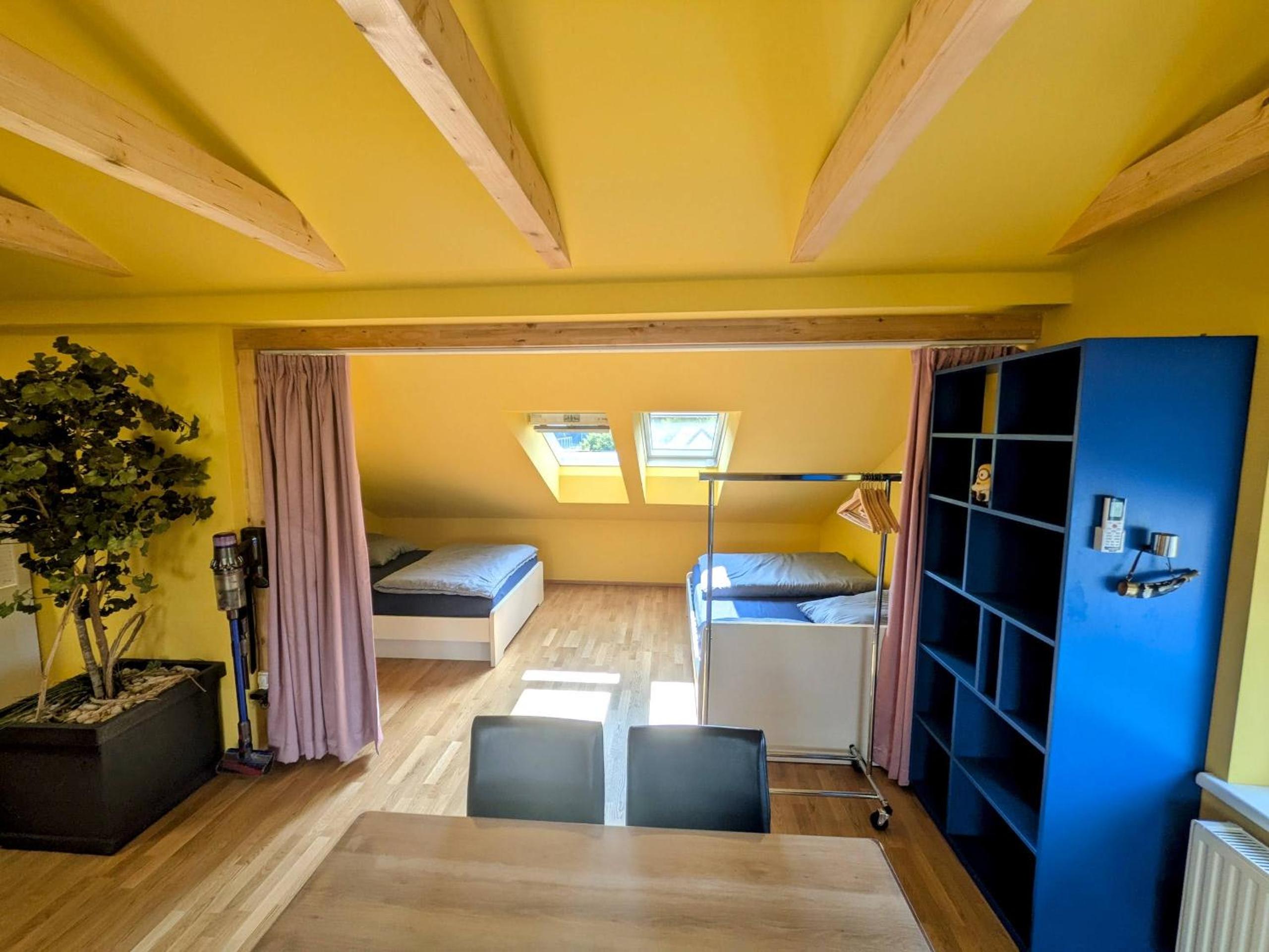 Anton's bunte Welt (100 m², Parkplatz, Garten und viel mehr)