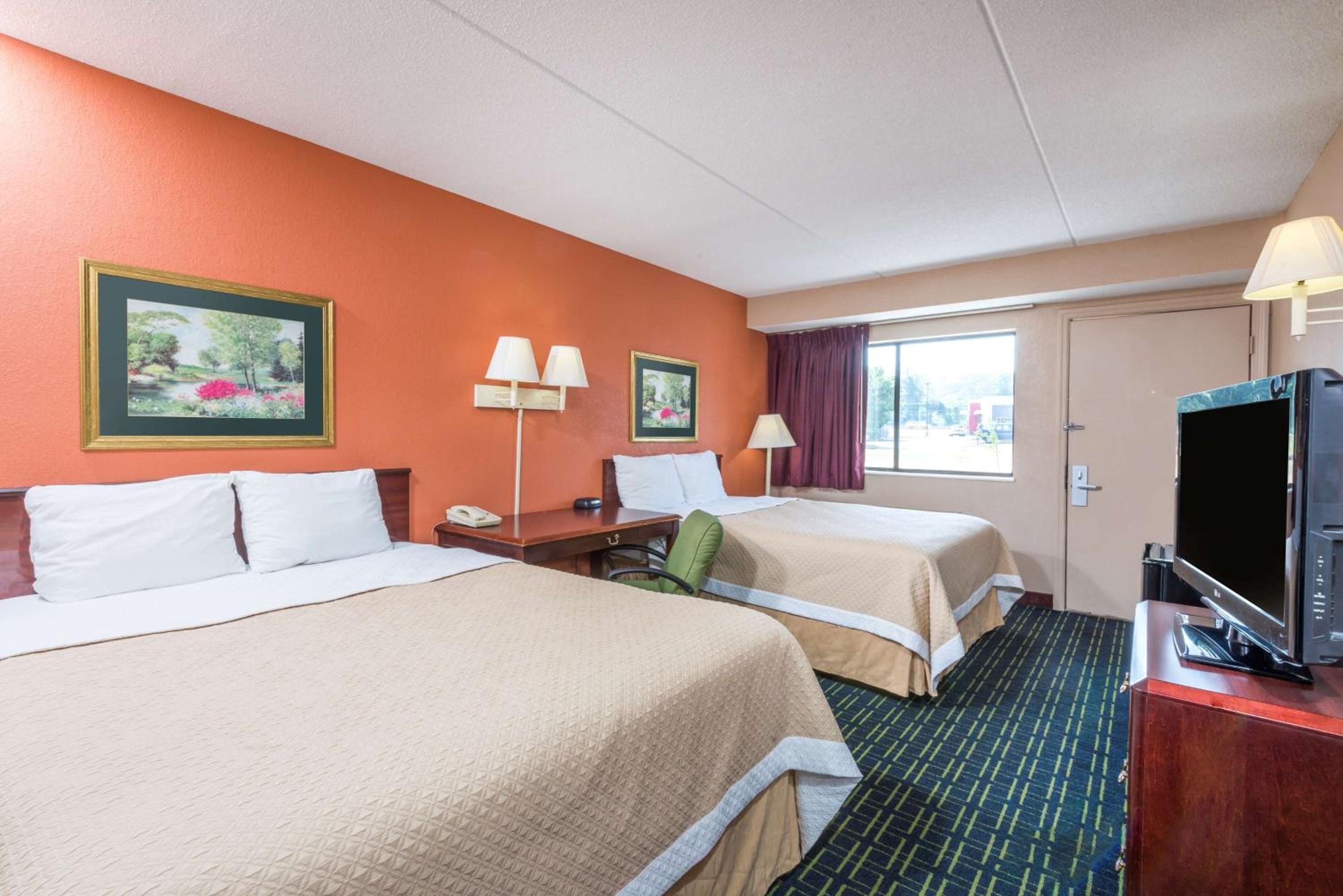 Days Inn by Wyndham Pittsburgh-Harmarville - Property Image 5