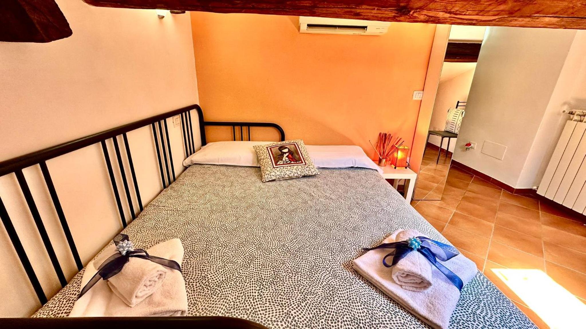 Charming Florence Apartment in Historic Building No Elevator