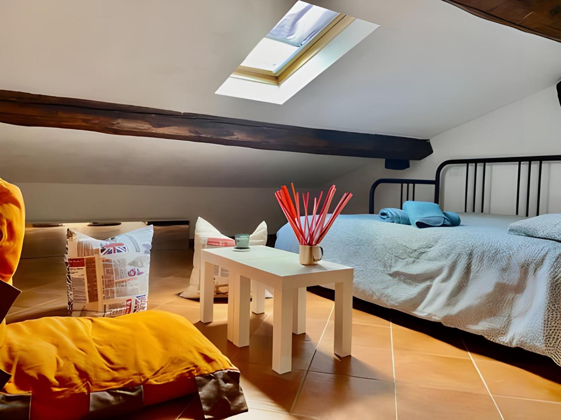 Charming Florence Apartment in Historic Building No Elevator