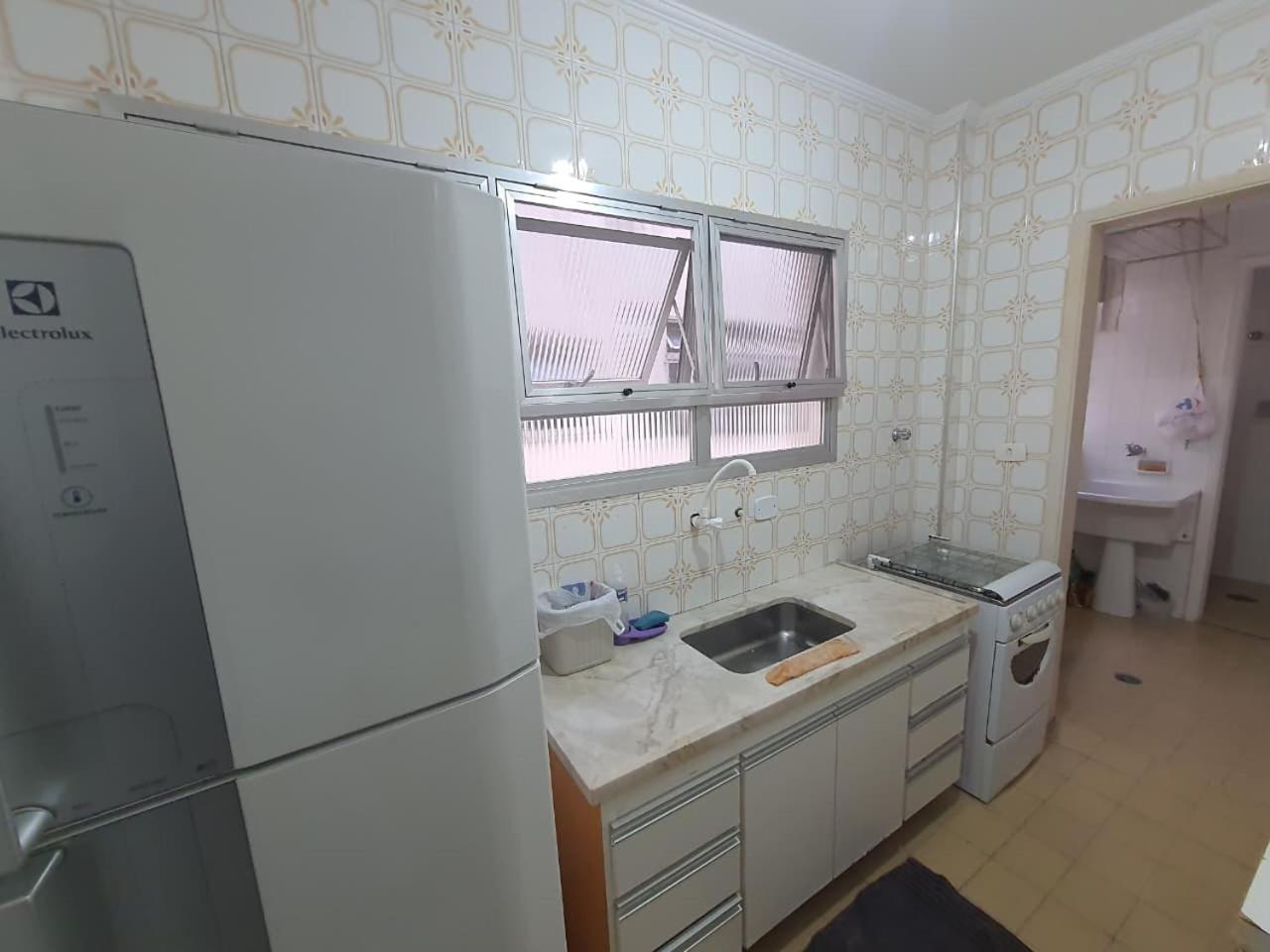 3 quadras da praia da enseada