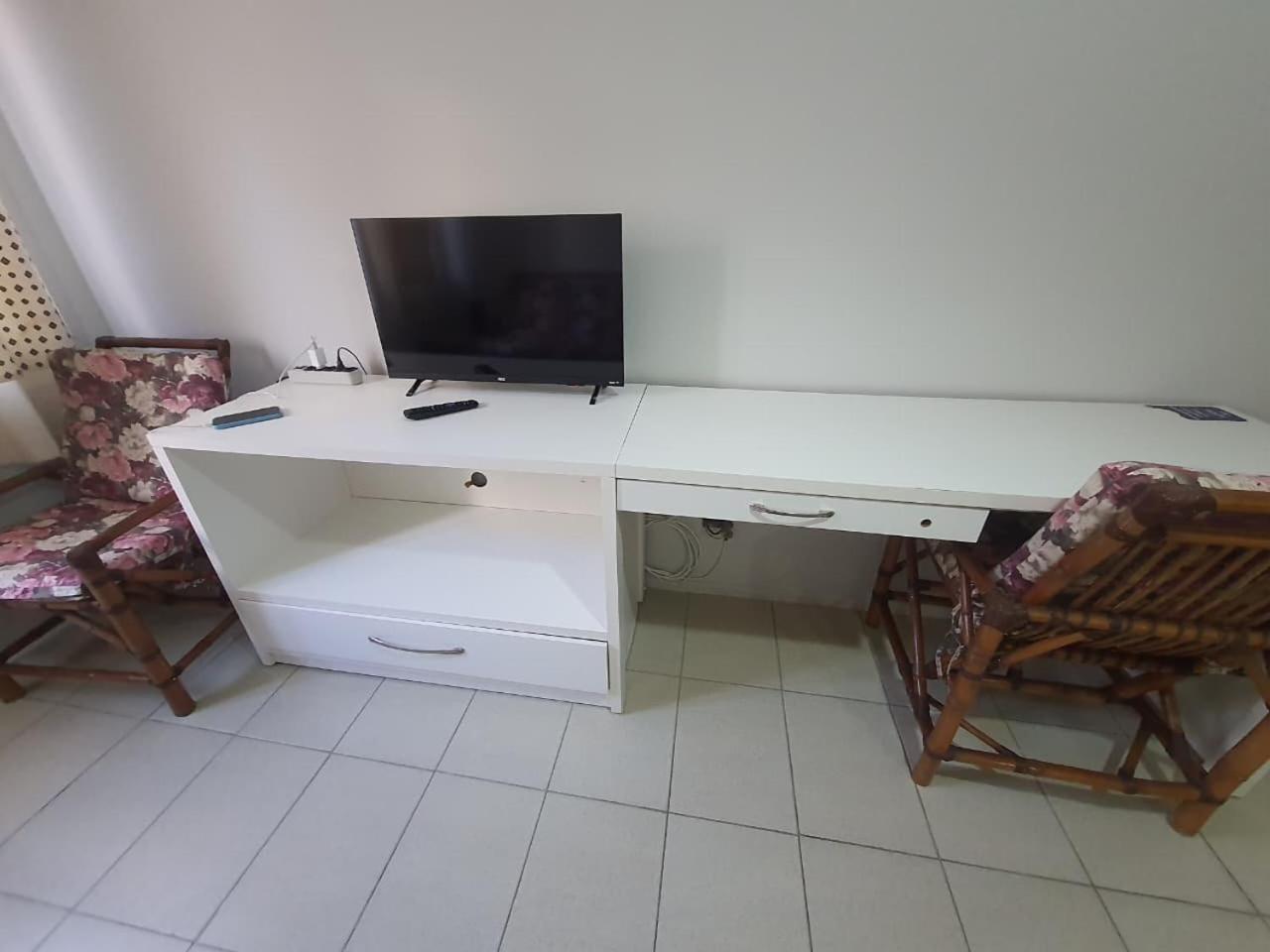 3 quadras da praia da enseada