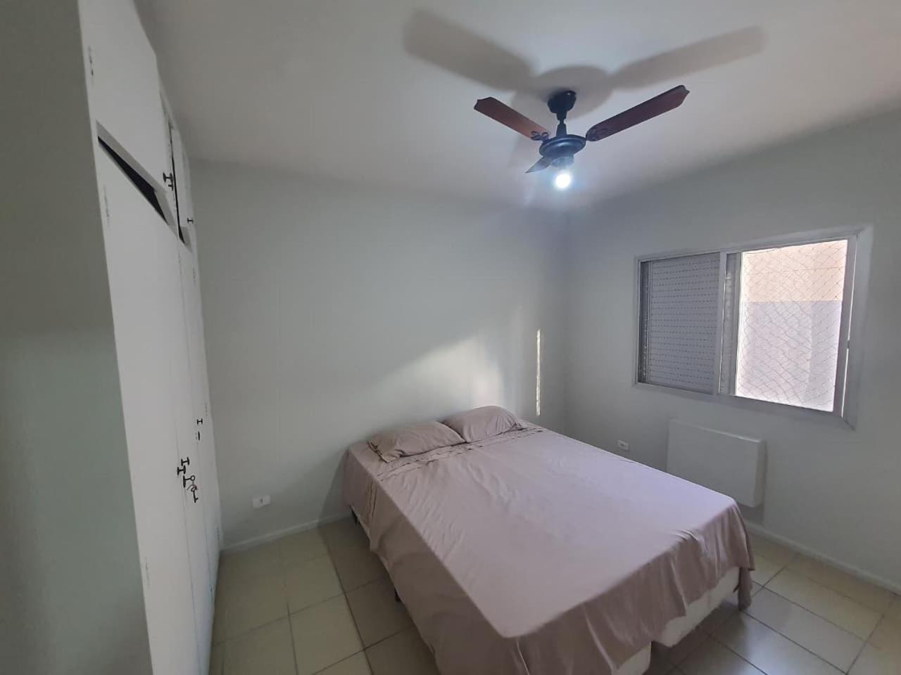 3 quadras da praia da enseada