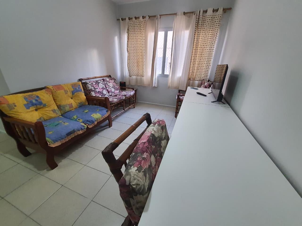 3 quadras da praia da enseada