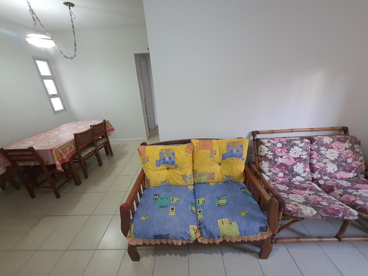 3 quadras da praia da enseada