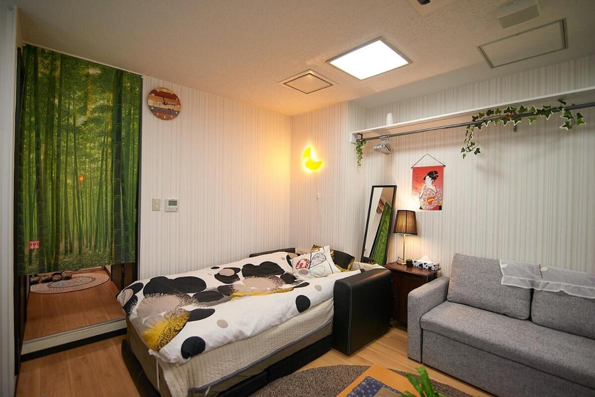 White House - 新宿 1 站地 - 新大久保站 6 Min - 歌舞伎町 4 Min