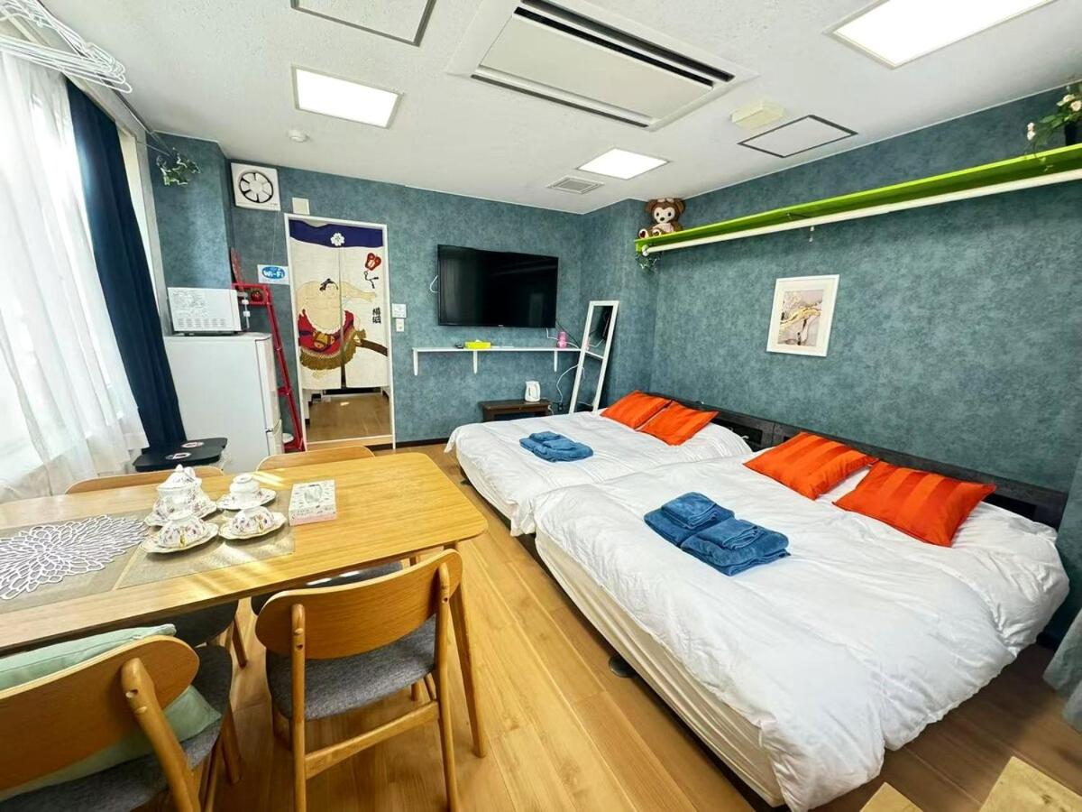 White House - 新宿 1 站地 - 新大久保站 6 Min - 歌舞伎町 4 Min