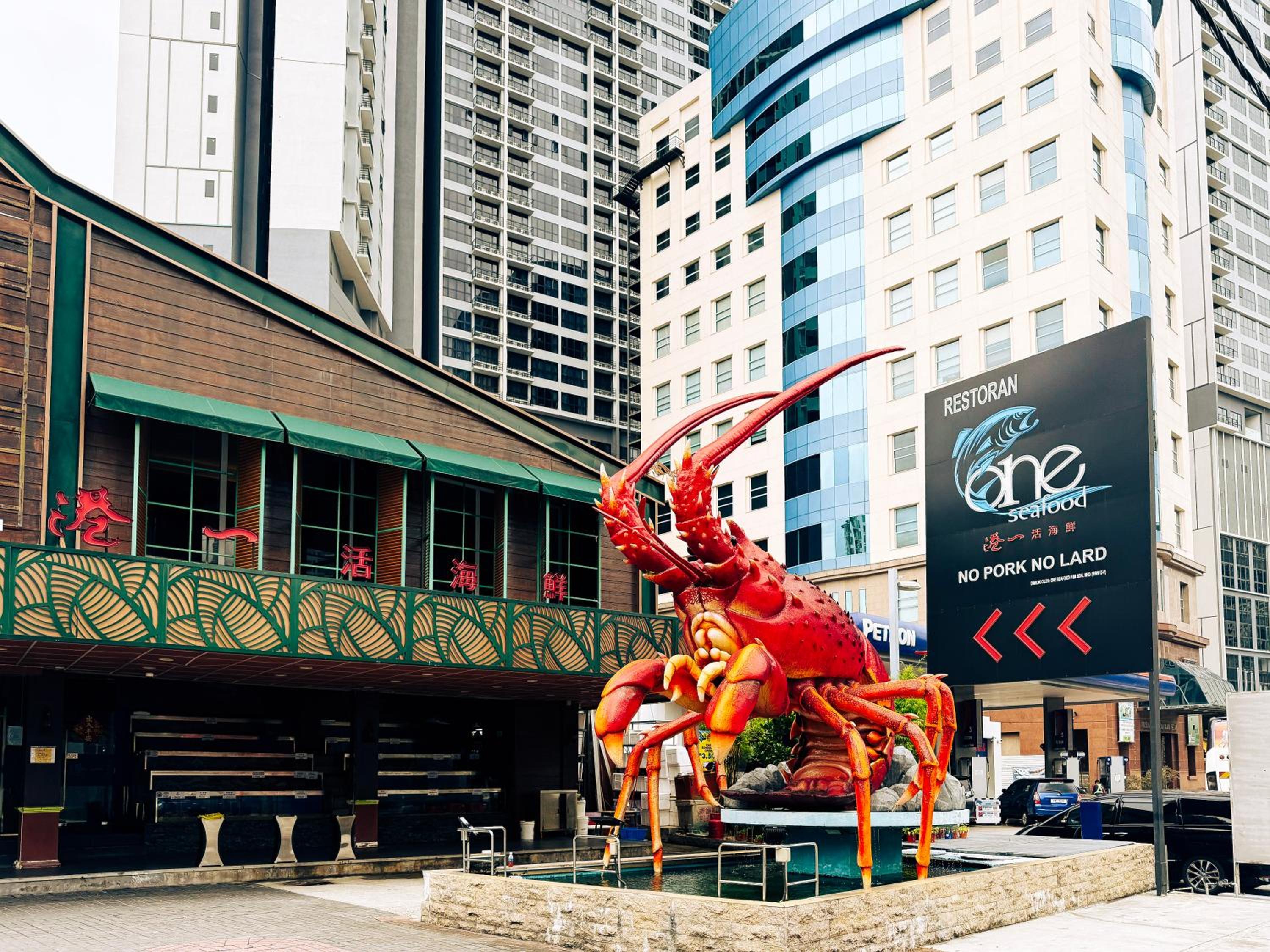 Pavilion TRX Top Floor Suite, Kid-Friendly Slide, Dorsett Bukit Bintang, Kuala Lumpur Malaysia