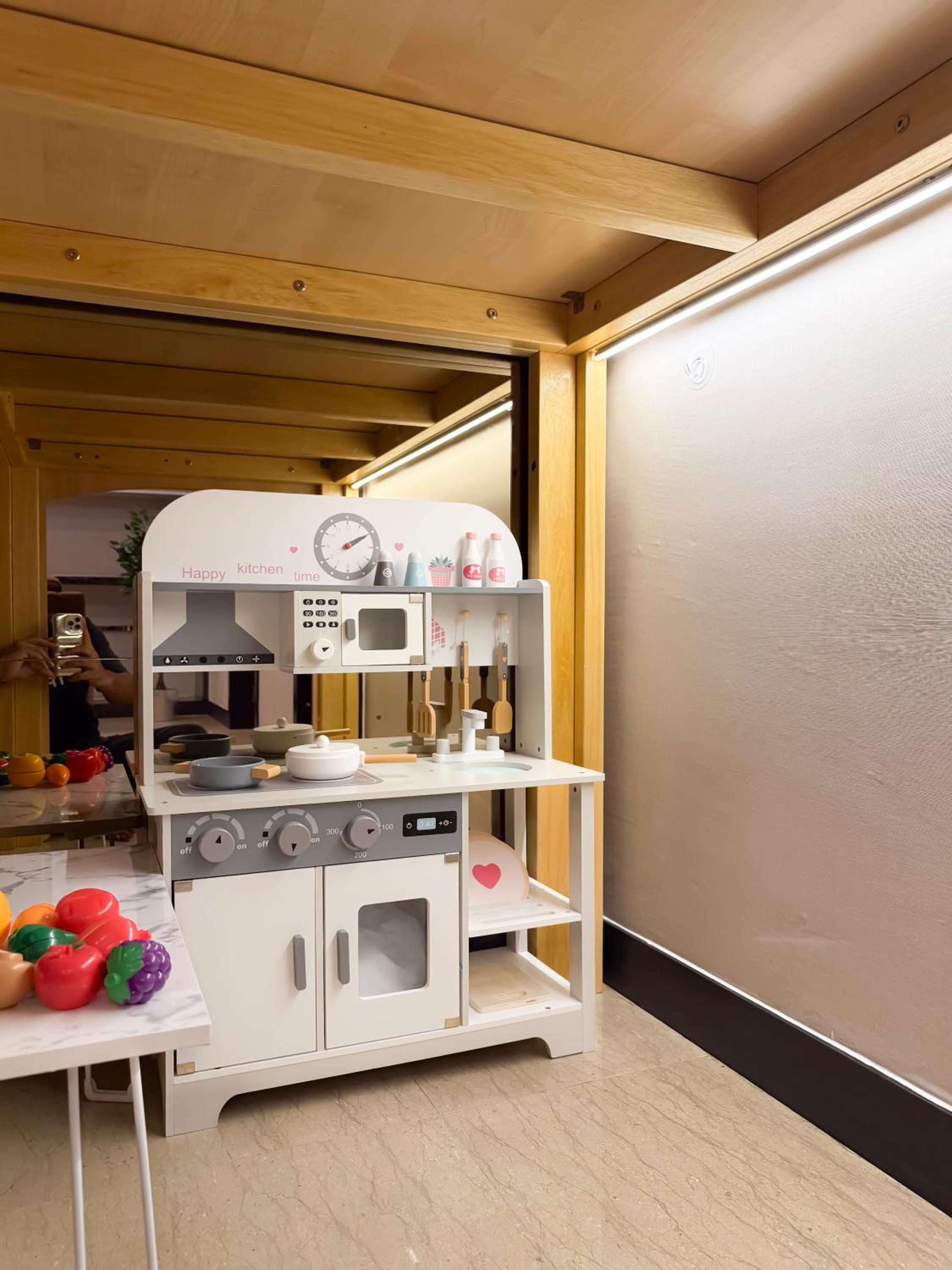 Pavilion TRX Top Floor Suite, Kid-Friendly Slide, Dorsett Bukit Bintang, Kuala Lumpur Malaysia