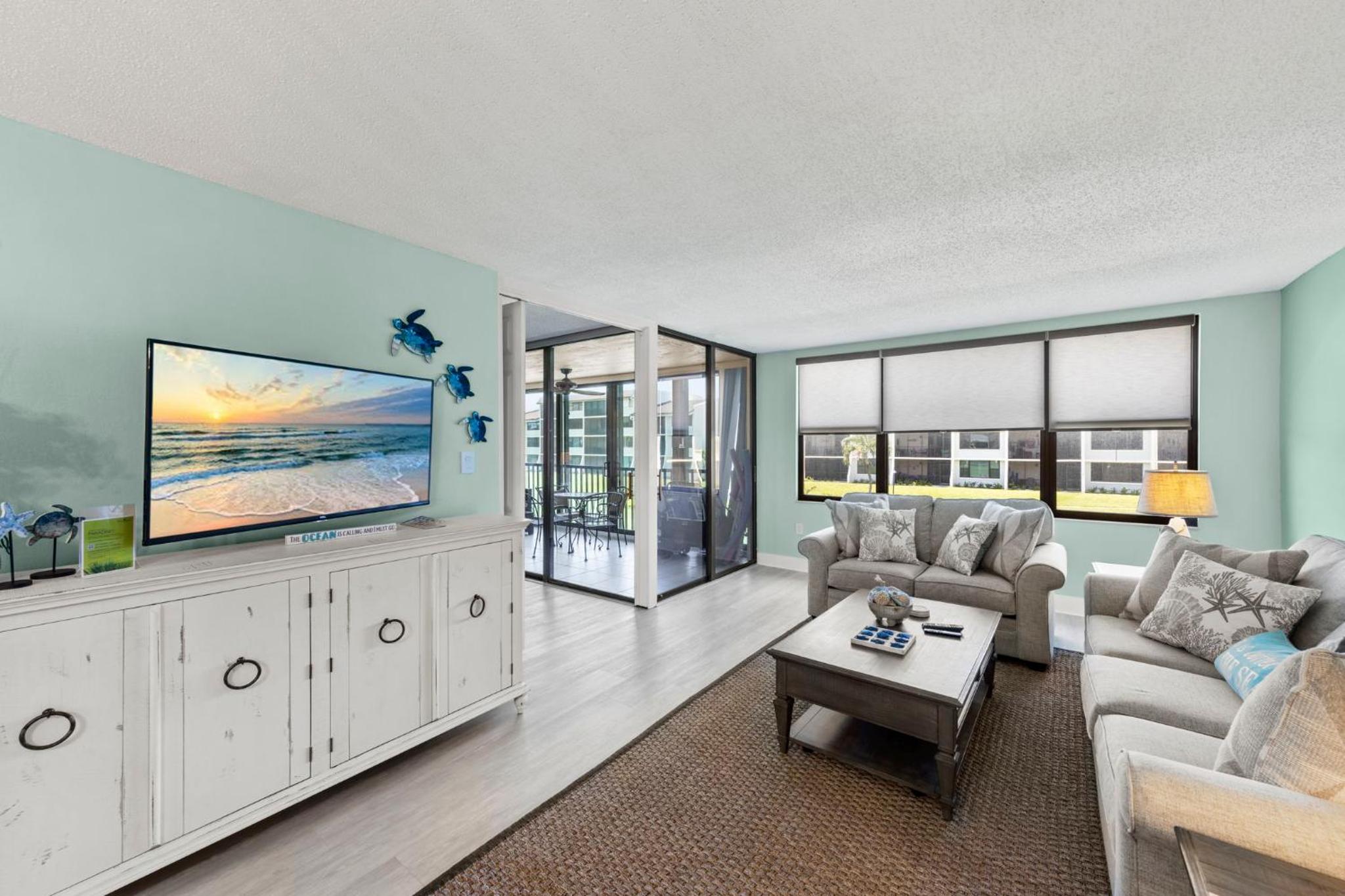 Beachfront with Pool Bikes Loggerhead 472