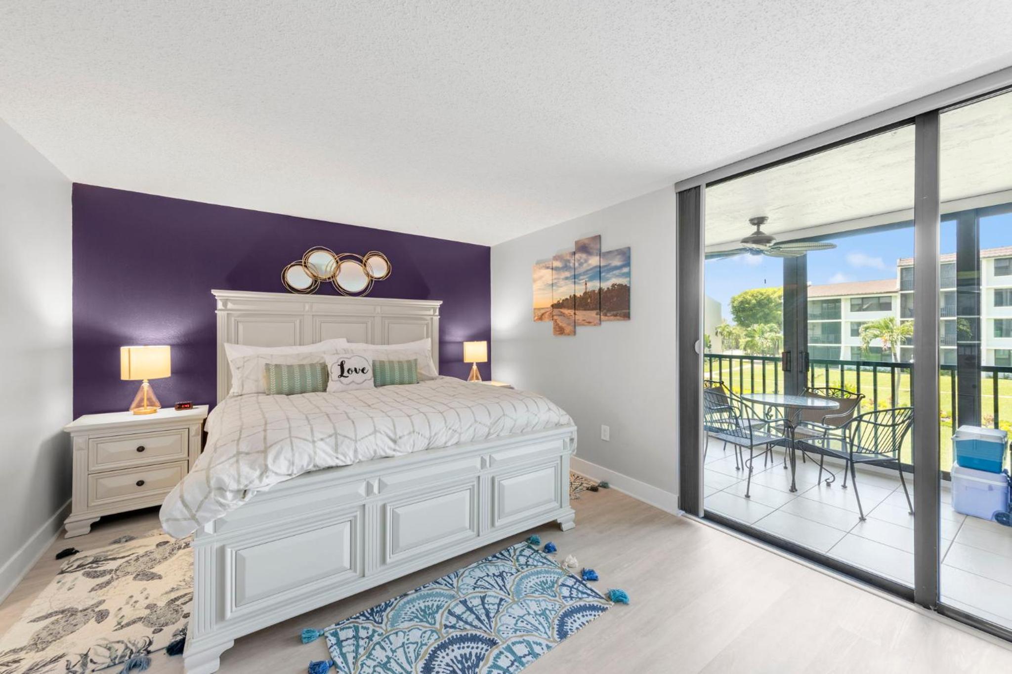 Beachfront with Pool Bikes Loggerhead 472