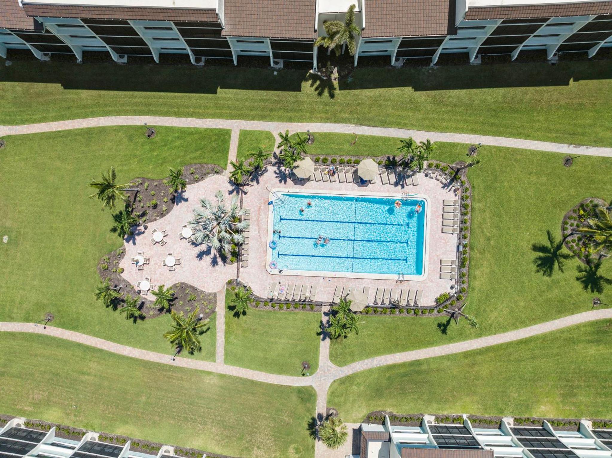 Beachfront with Pool Bikes Loggerhead 472