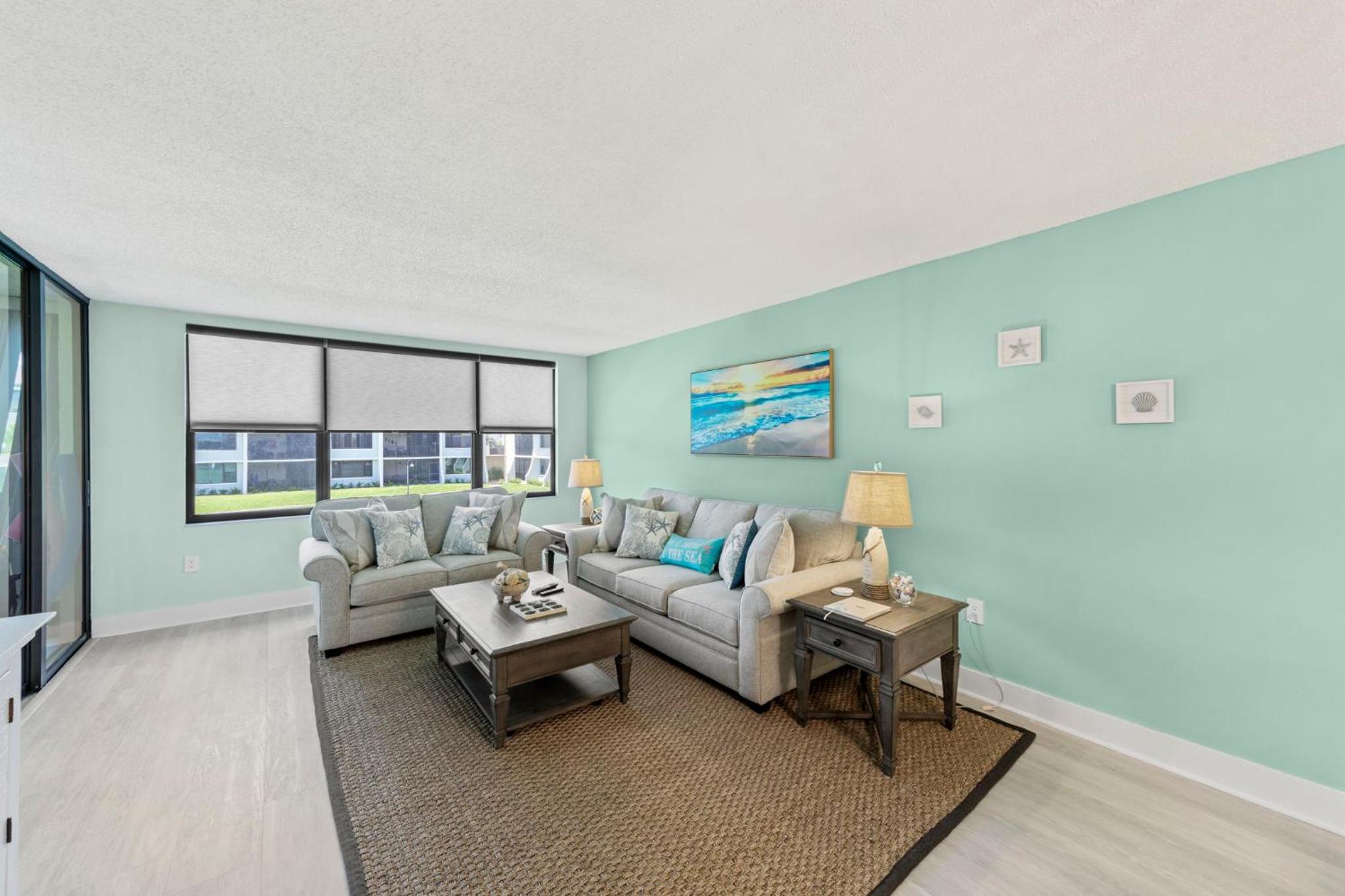 Beachfront with Pool Bikes Loggerhead 472
