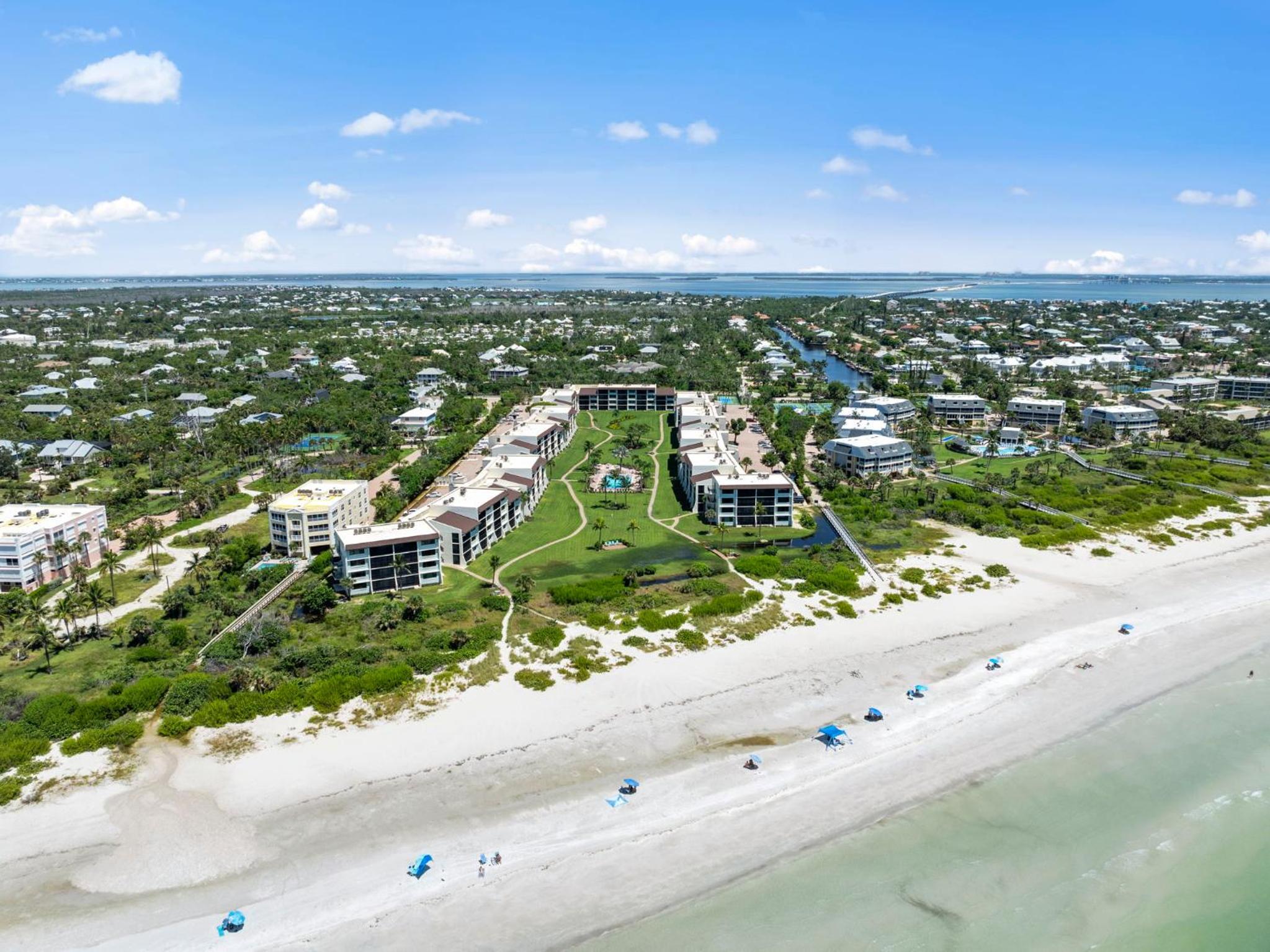 Steps to beach Bikes & Beach Gear Weekly Stays