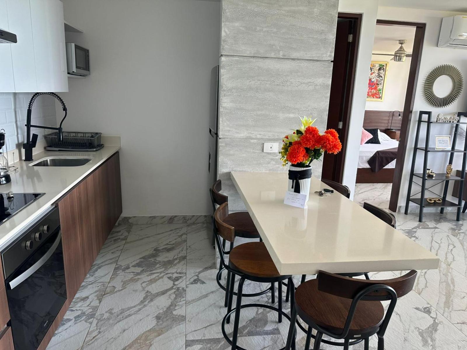 Beautiful sea view apartment in the Hotel Zone Cancun