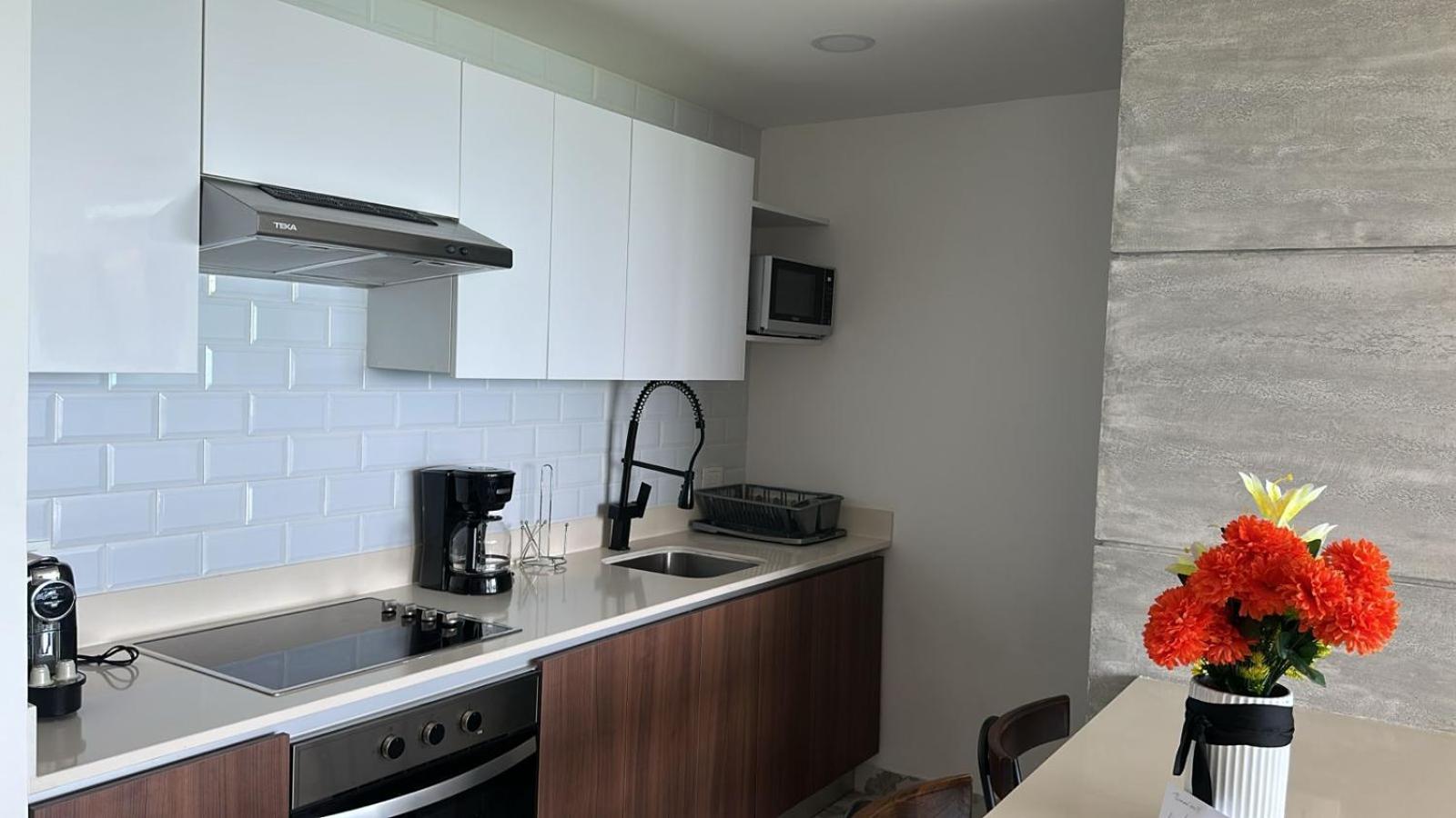 Beautiful sea view apartment in the Hotel Zone Cancun