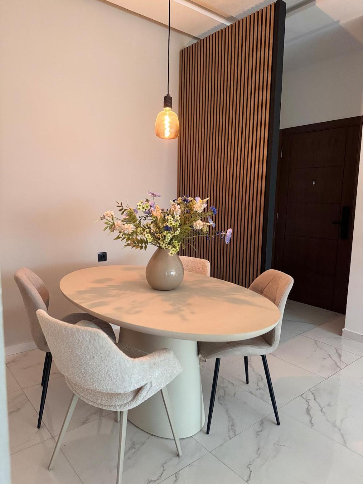 Elegant City Centre Apartment Peace & Luxury