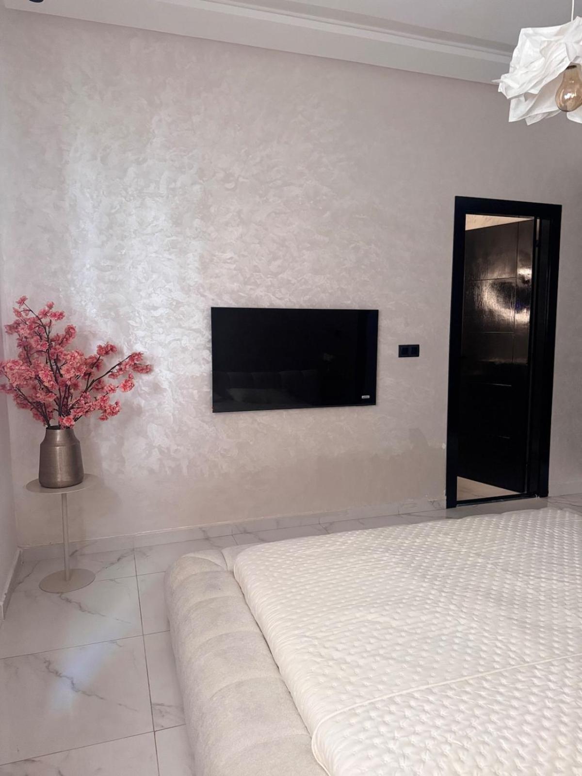 Elegant City Centre Apartment Peace & Luxury