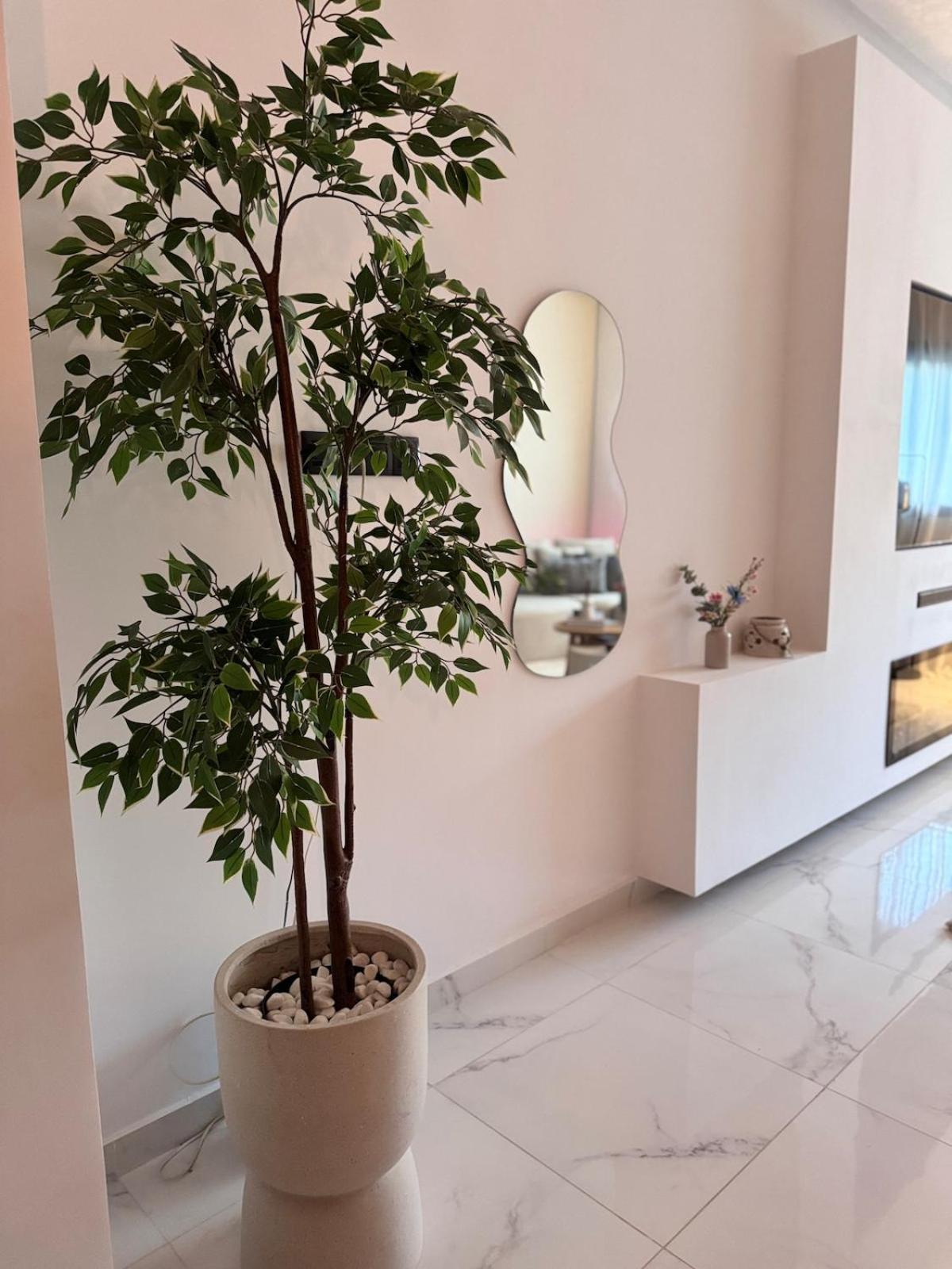 Elegant City Centre Apartment Peace & Luxury