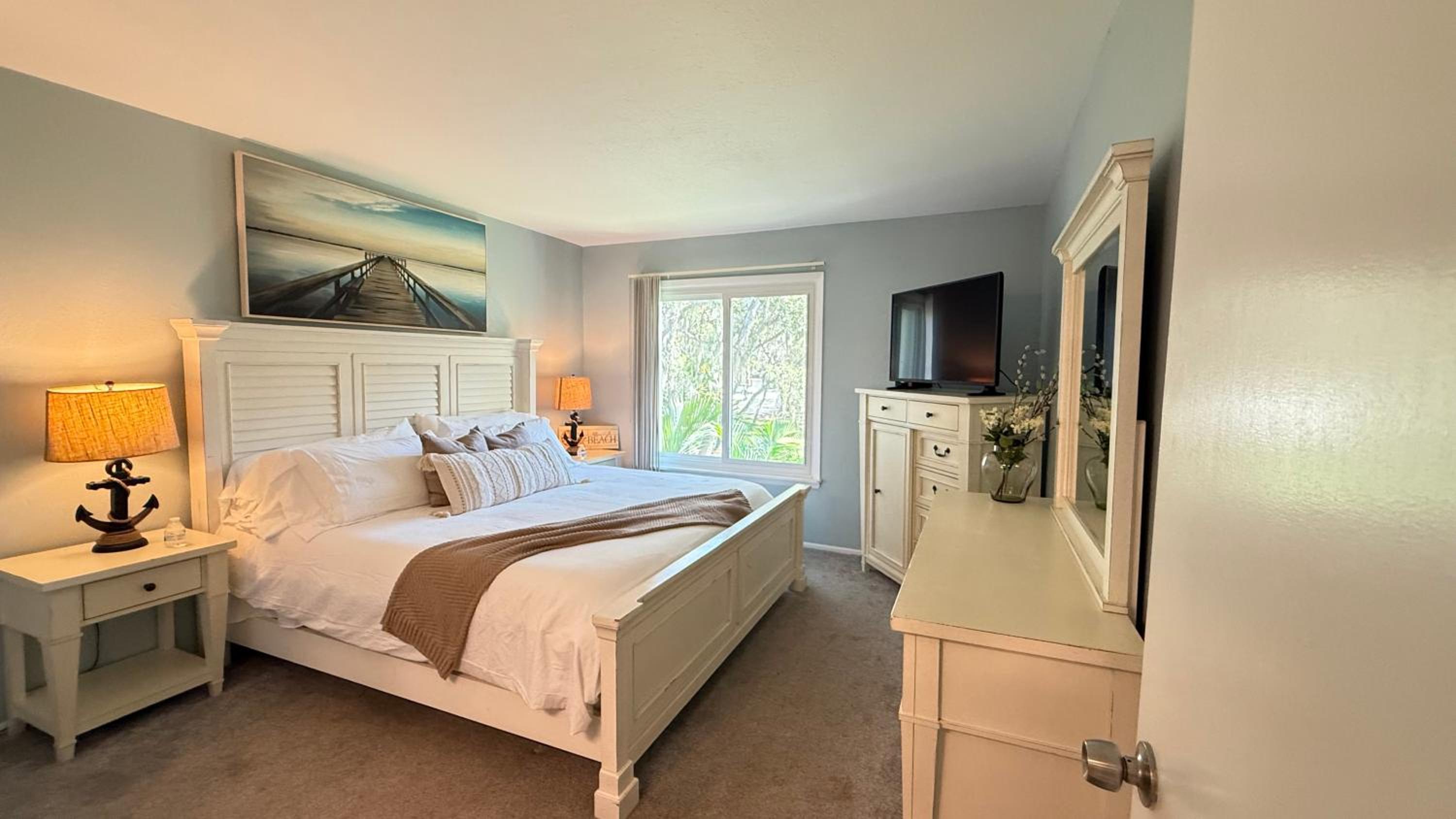 Waterfront Resort Condo w Beach, photo 15