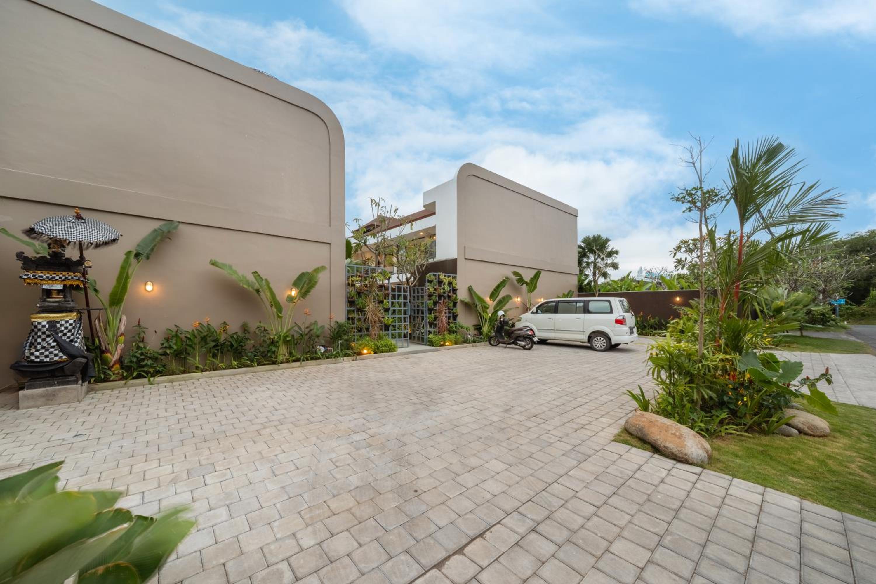 Modern 3BR Villa Private Pool Serangan Beach